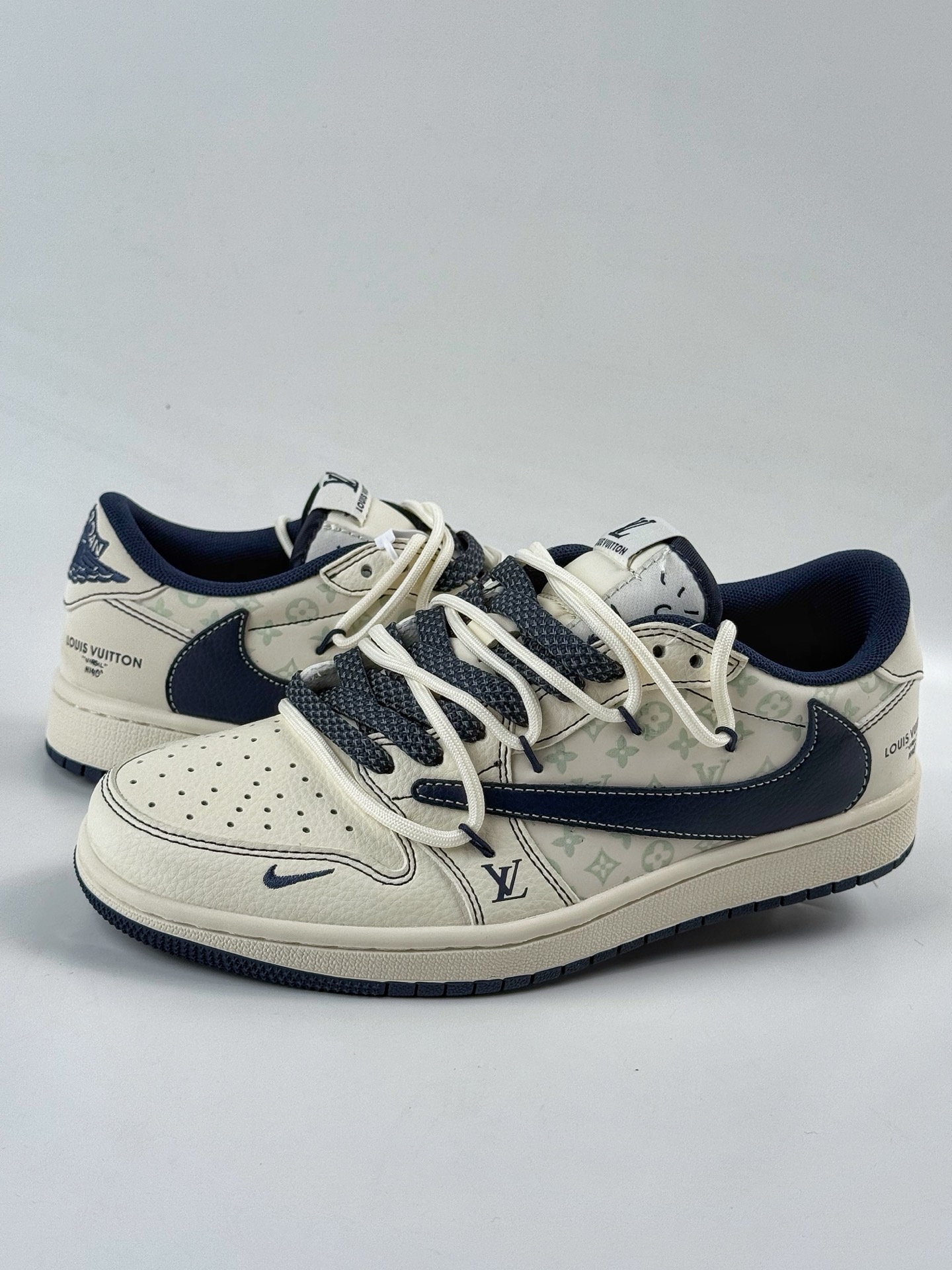 280 Travis Scott x Nike Air Jordan 1 Low x Louis Vuitton Air Jordan 1 Low 反转白蓝小勾绑带满天星倒钩 HT5088-603