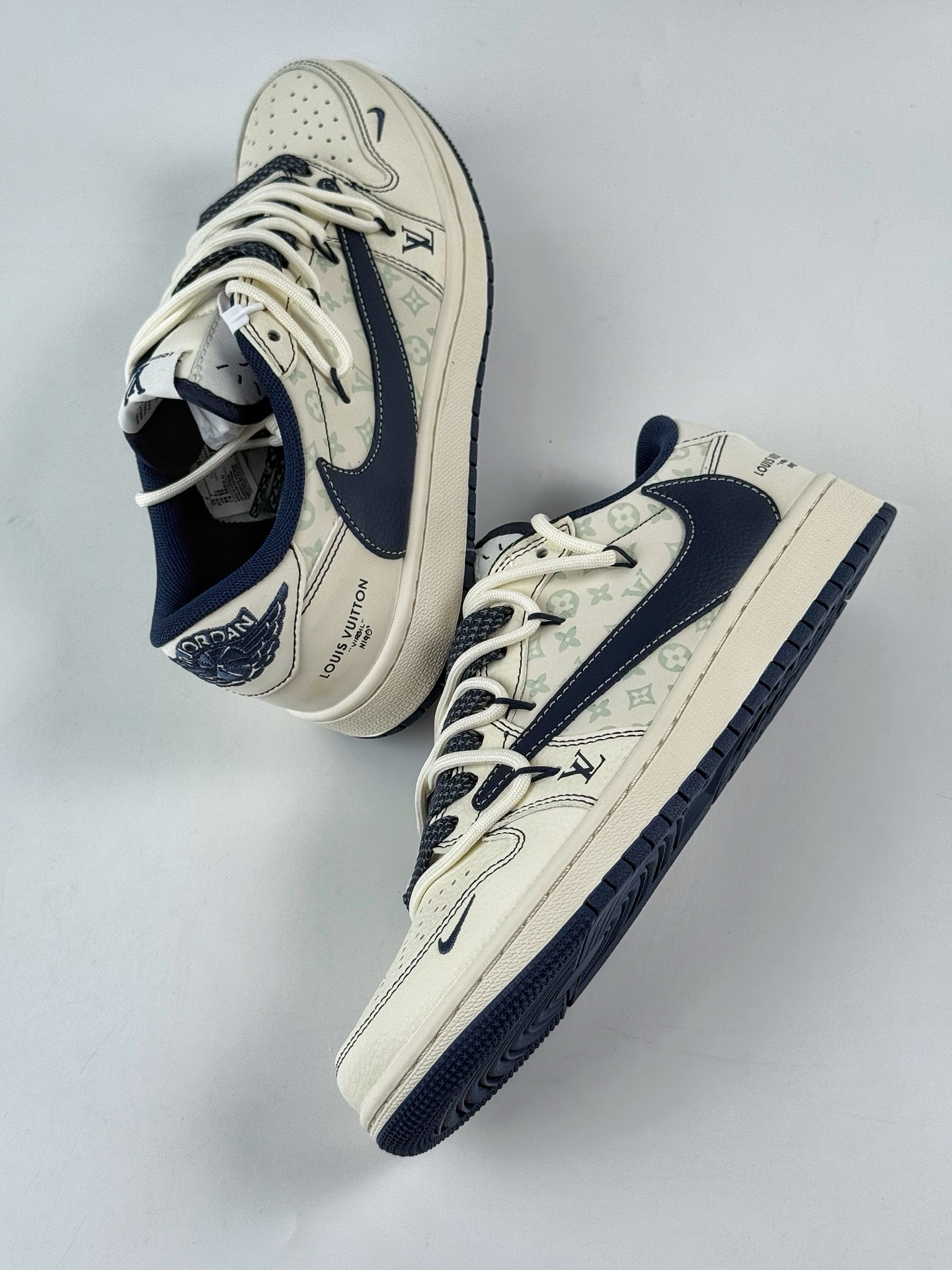 280 Travis Scott x Nike Air Jordan 1 Low x Louis Vuitton Air Jordan 1 Low 反转白蓝小勾绑带满天星倒钩 HT5088-603
