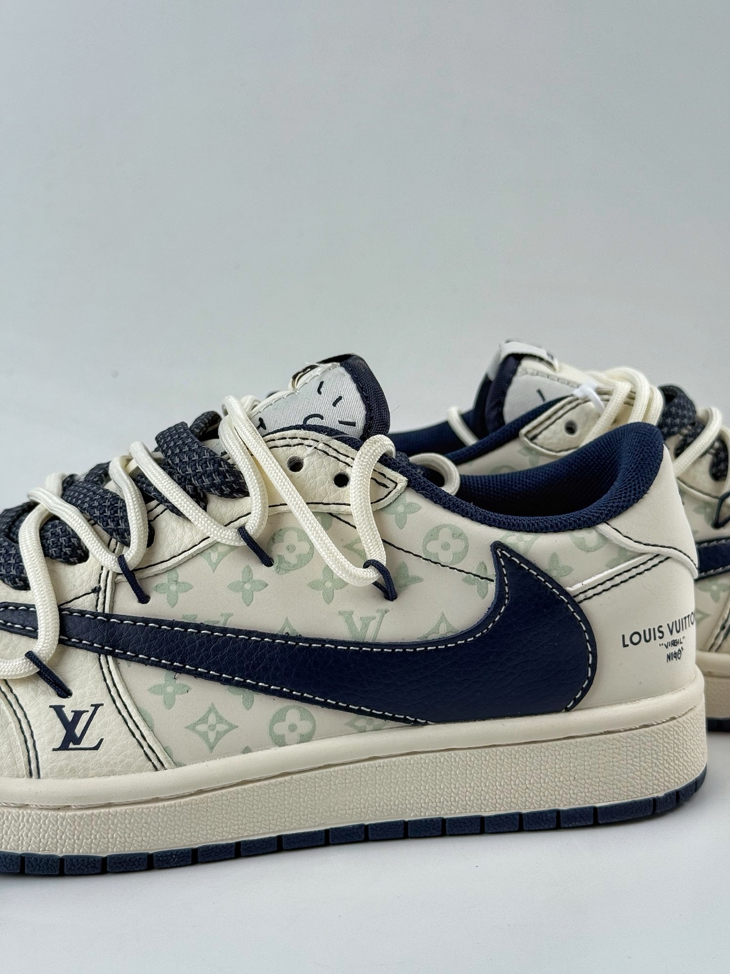 280 Travis Scott x Nike Air Jordan 1 Low x Louis Vuitton Air Jordan 1 Low 反转白蓝小勾绑带满天星倒钩 HT5088-603