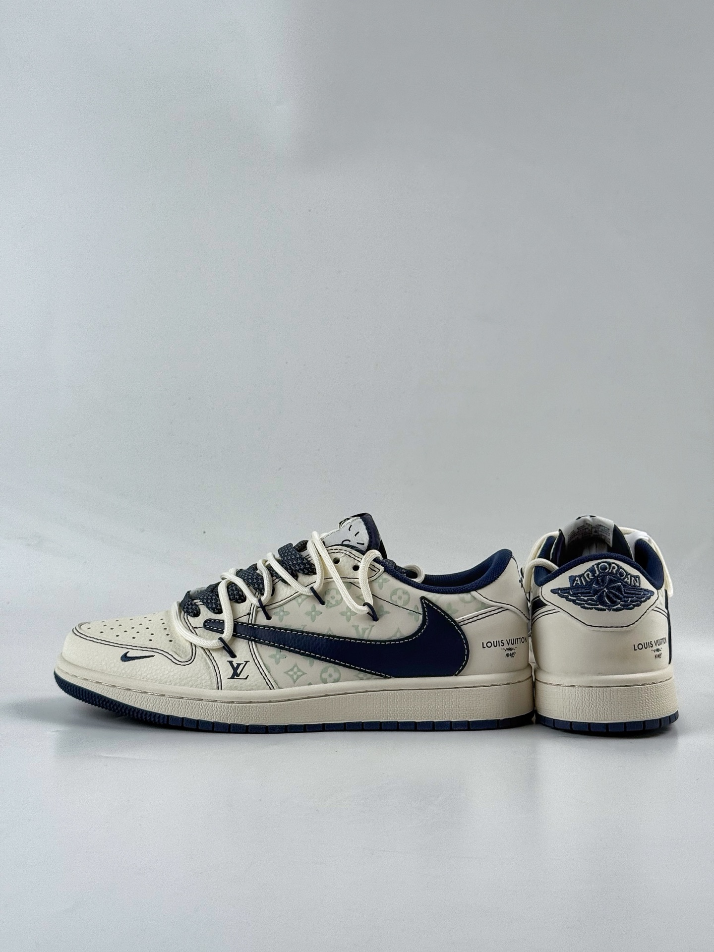280 Travis Scott x Nike Air Jordan 1 Low x Louis Vuitton Air Jordan 1 Low 反转白蓝小勾绑带满天星倒钩 HT5088-603