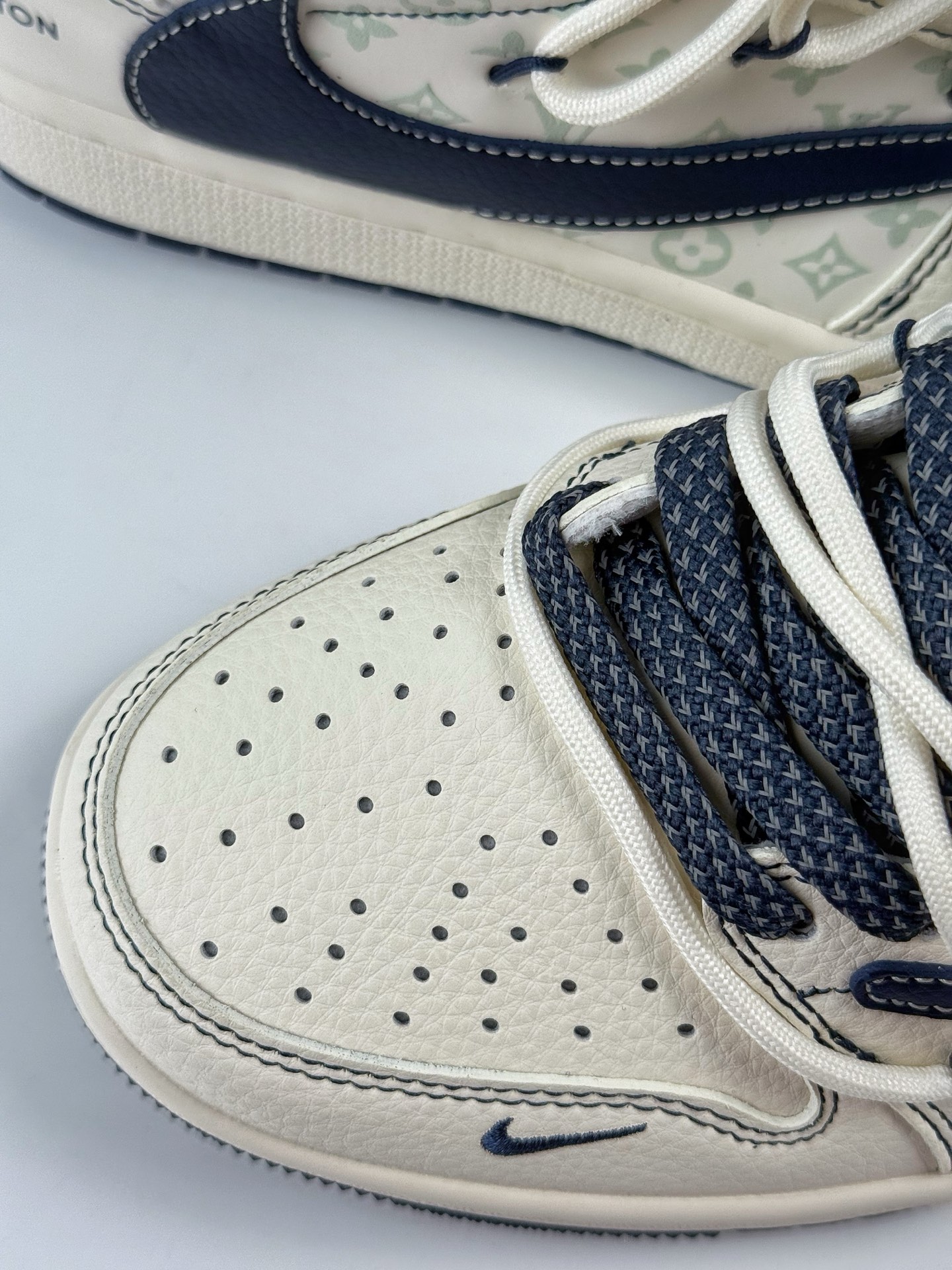 280 Travis Scott x Nike Air Jordan 1 Low x Louis Vuitton Air Jordan 1 Low 反转白蓝小勾绑带满天星倒钩 HT5088-603