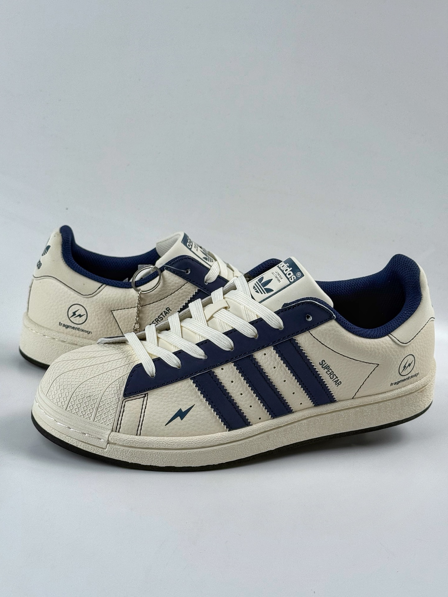 AD Originals Superstar x Fragment Design 白蓝闪电 AD Originals Superstar x Fragment Design 白蓝闪电