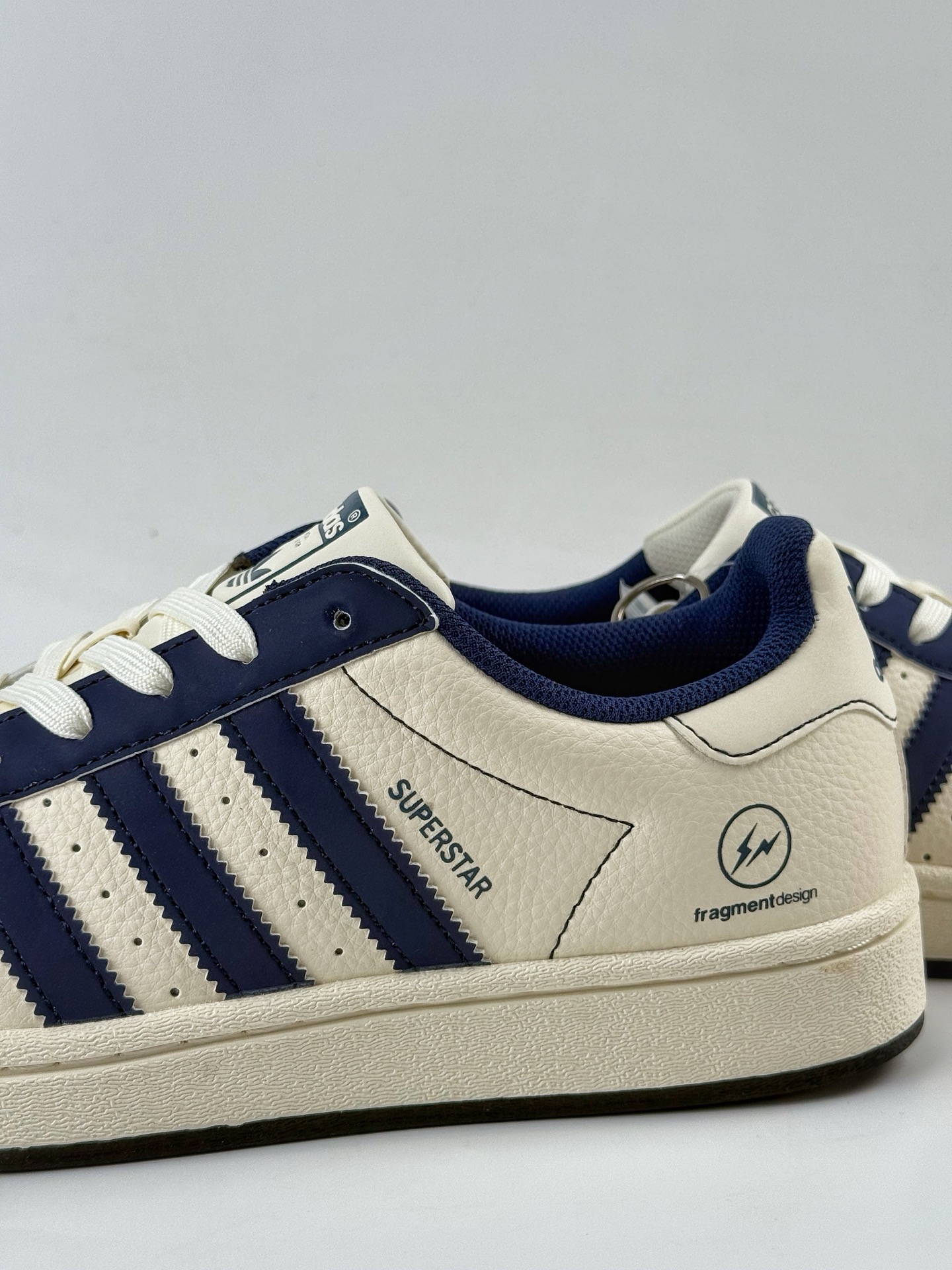 AD Originals Superstar x Fragment Design 白蓝闪电 AD Originals Superstar x Fragment Design 白蓝闪电