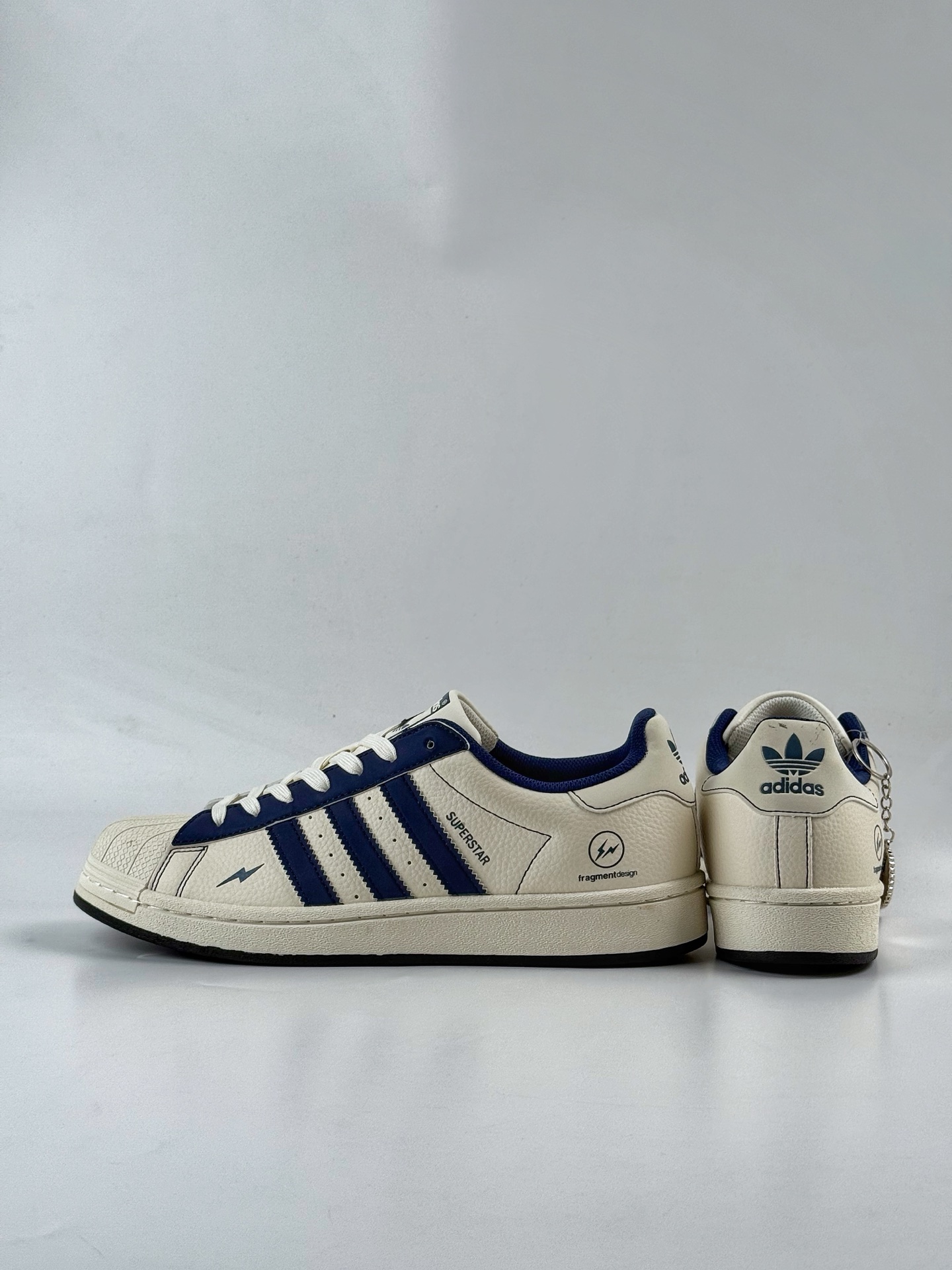 AD Originals Superstar x Fragment Design 白蓝闪电 AD Originals Superstar x Fragment Design 白蓝闪电