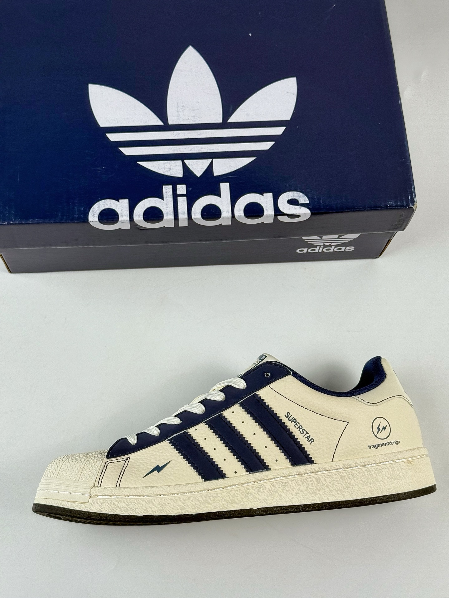 AD Originals Superstar x Fragment Design 白蓝闪电 AD Originals Superstar x Fragment Design 白蓝闪电