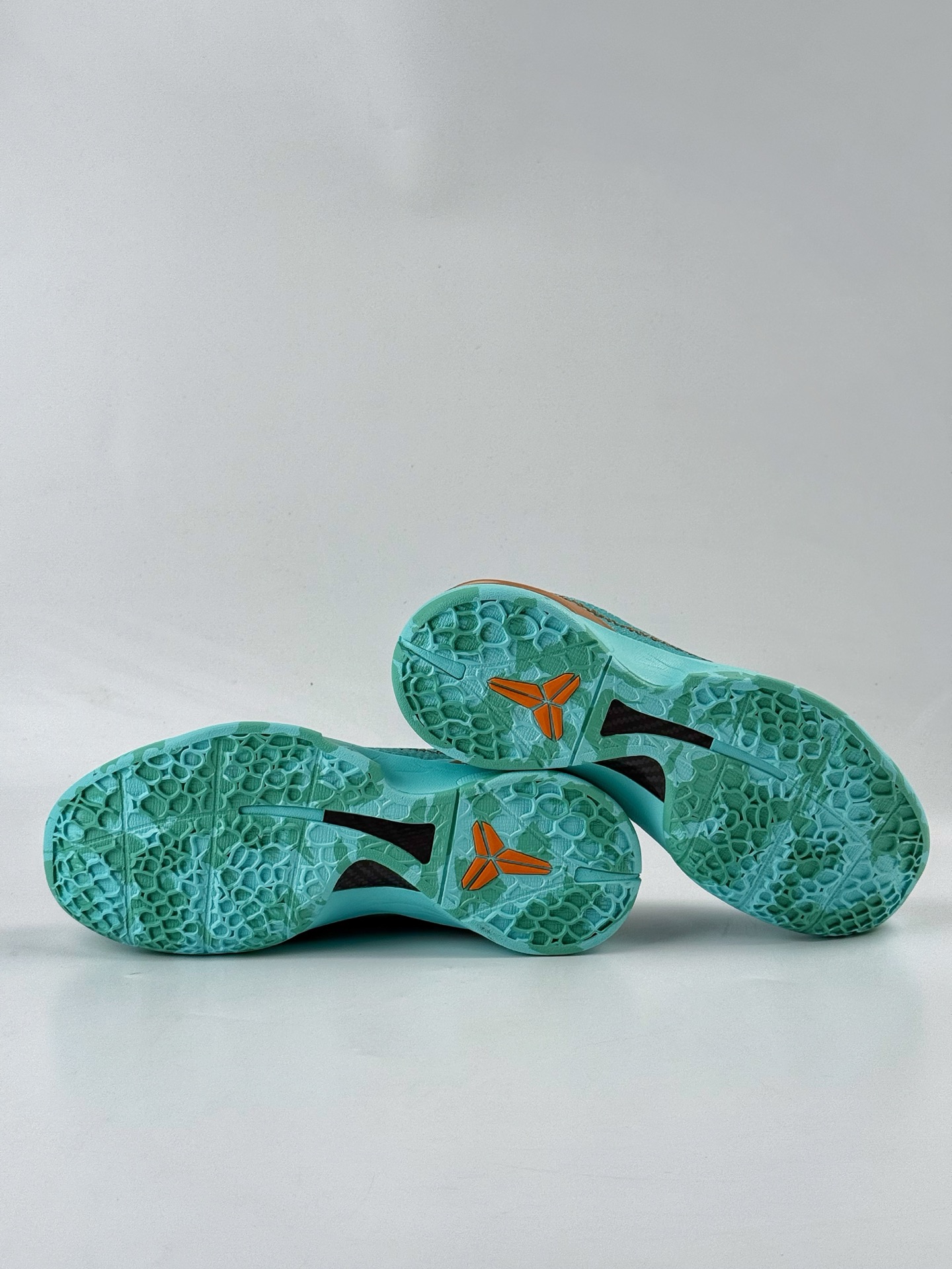 KOBE VI PROTRO 复古实战篮球鞋 鞋款保留科比六代元年配置 IQ5774-300