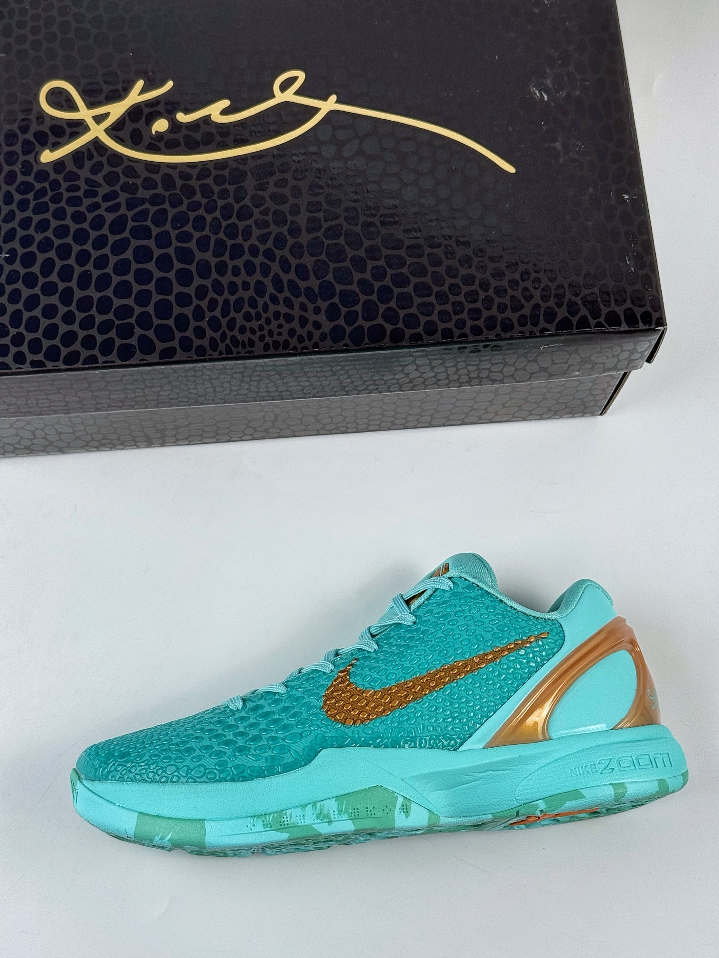 KOBE VI PROTRO 复古实战篮球鞋 鞋款保留科比六代元年配置 IQ5774-300