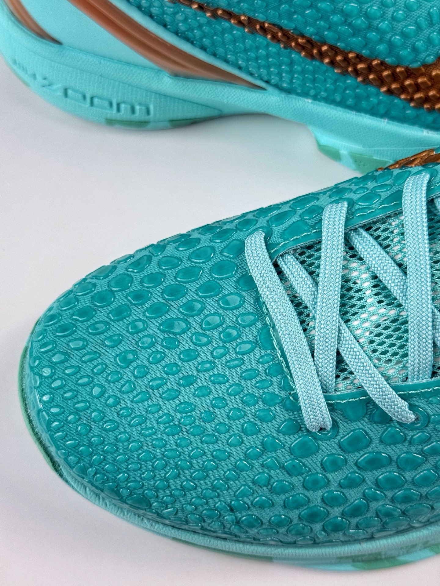 KOBE VI PROTRO 复古实战篮球鞋 鞋款保留科比六代元年配置 IQ5774-300