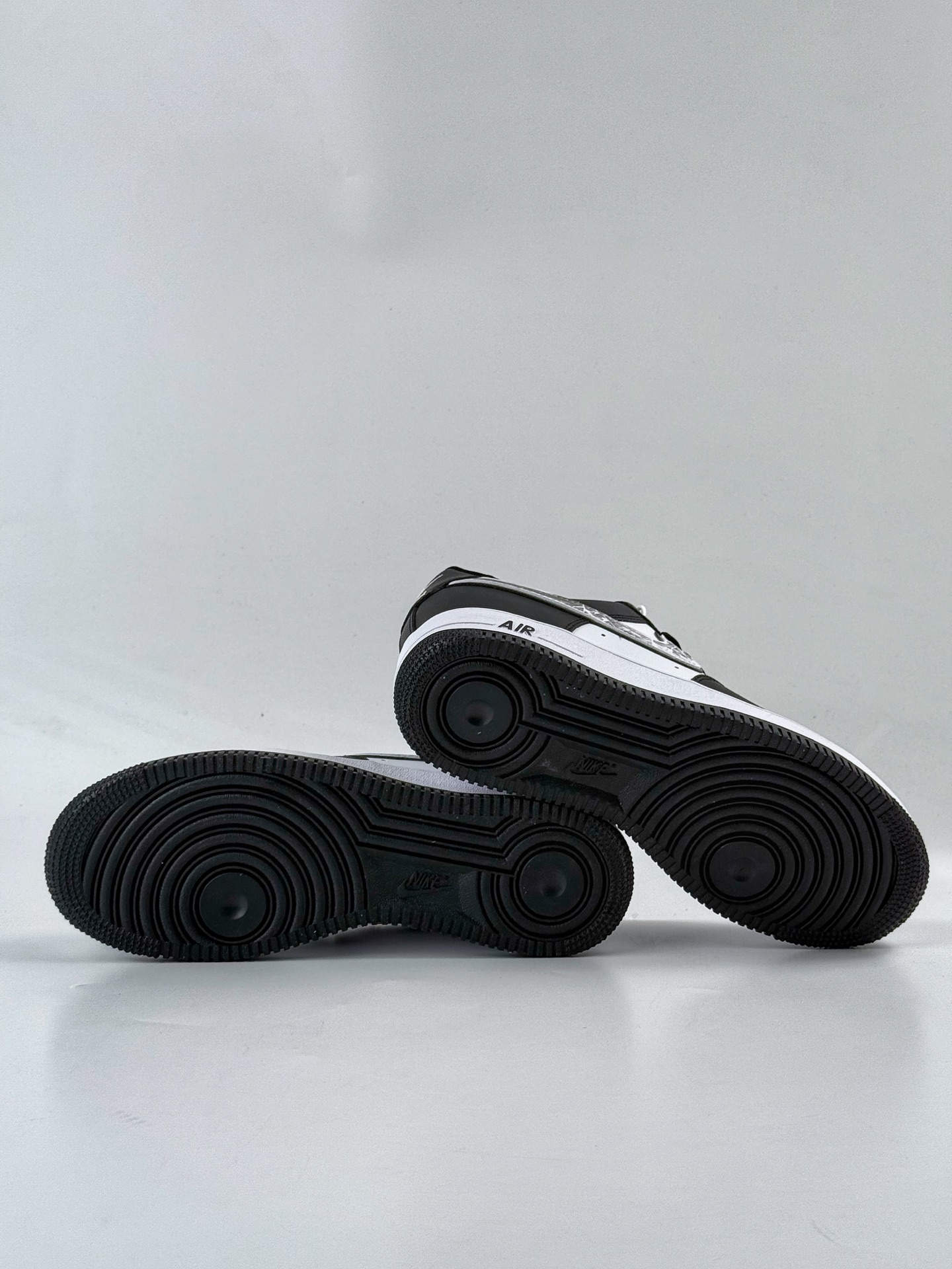 Nike Air Force 1 Low 07 恋爱 礼袋装 黑白 ZH0316-118