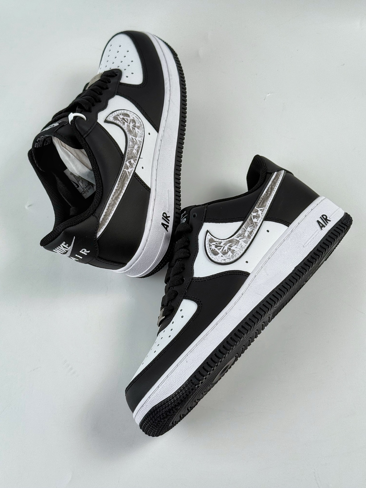 Nike Air Force 1 Low 07 恋爱 礼袋装 黑白 ZH0316-118