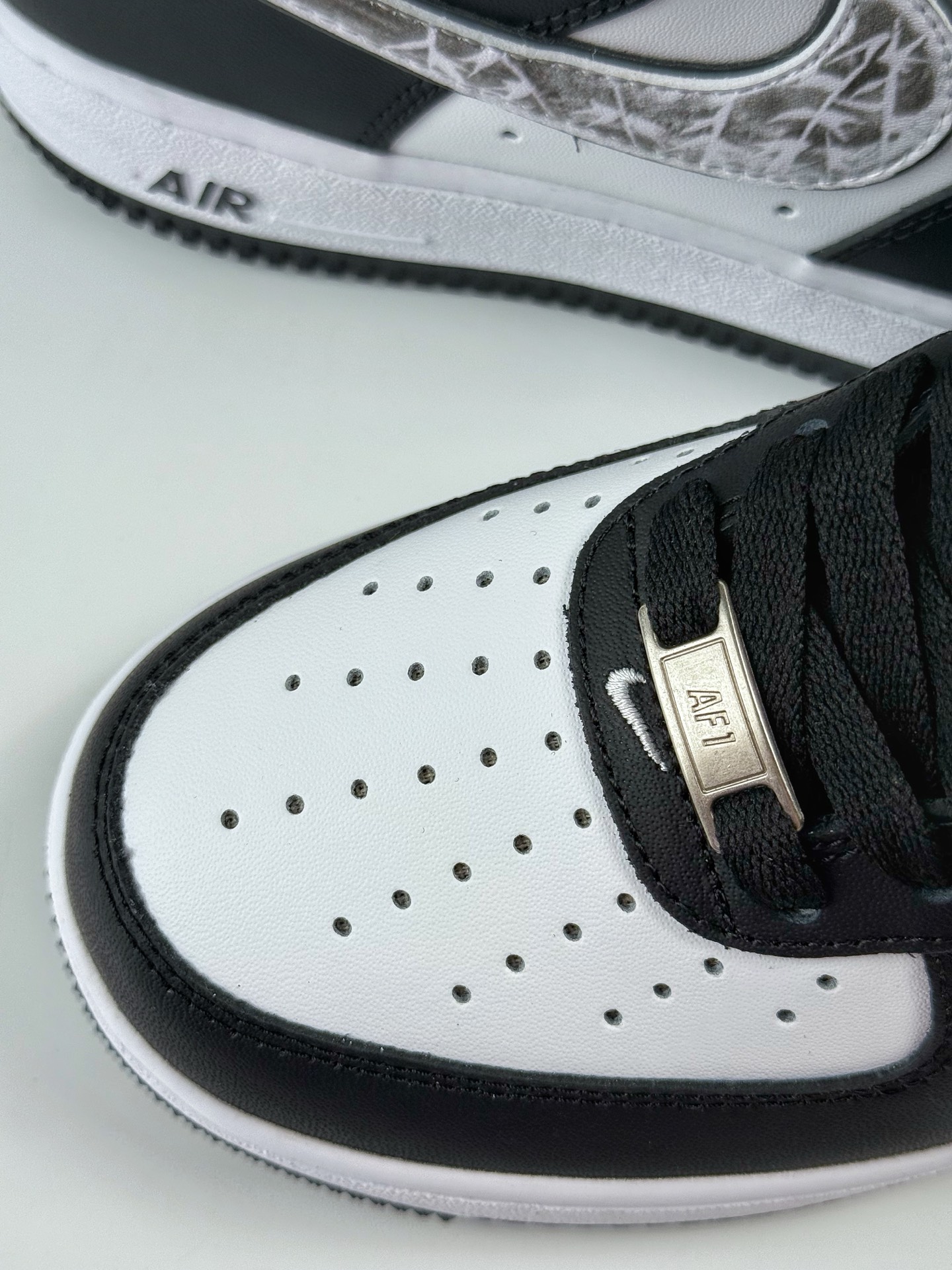 Nike Air Force 1 Low 07 恋爱 礼袋装 黑白 ZH0316-118