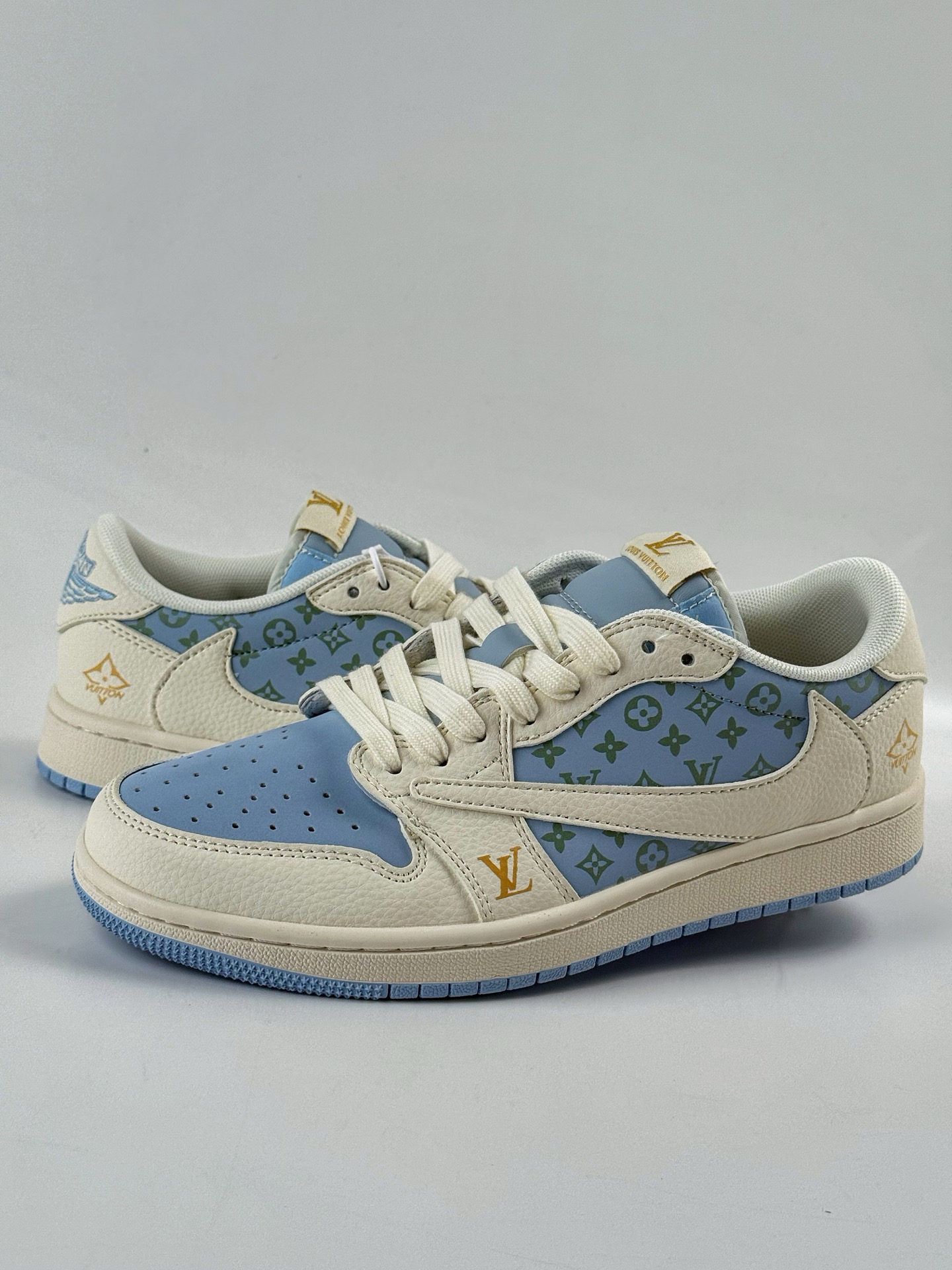 280 Travis Scott x Nike Air Jordan 1 Low x Louis Vuitton Air Jordan 1 Low 反转白蓝倒钩 ZH2598-163