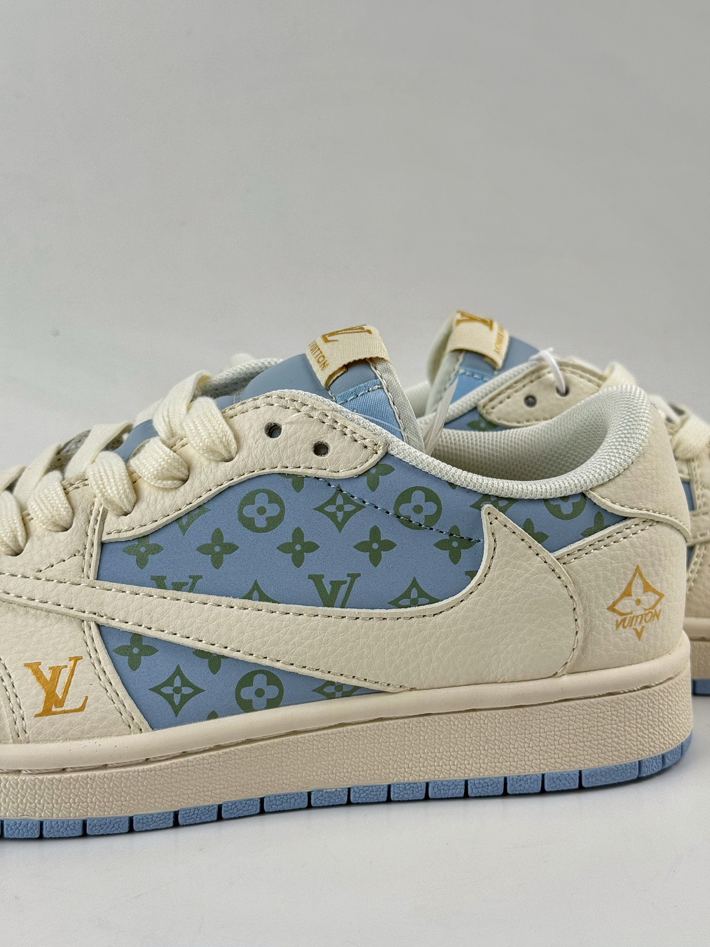 280 Travis Scott x Nike Air Jordan 1 Low x Louis Vuitton Air Jordan 1 Low 反转白蓝倒钩 ZH2598-163