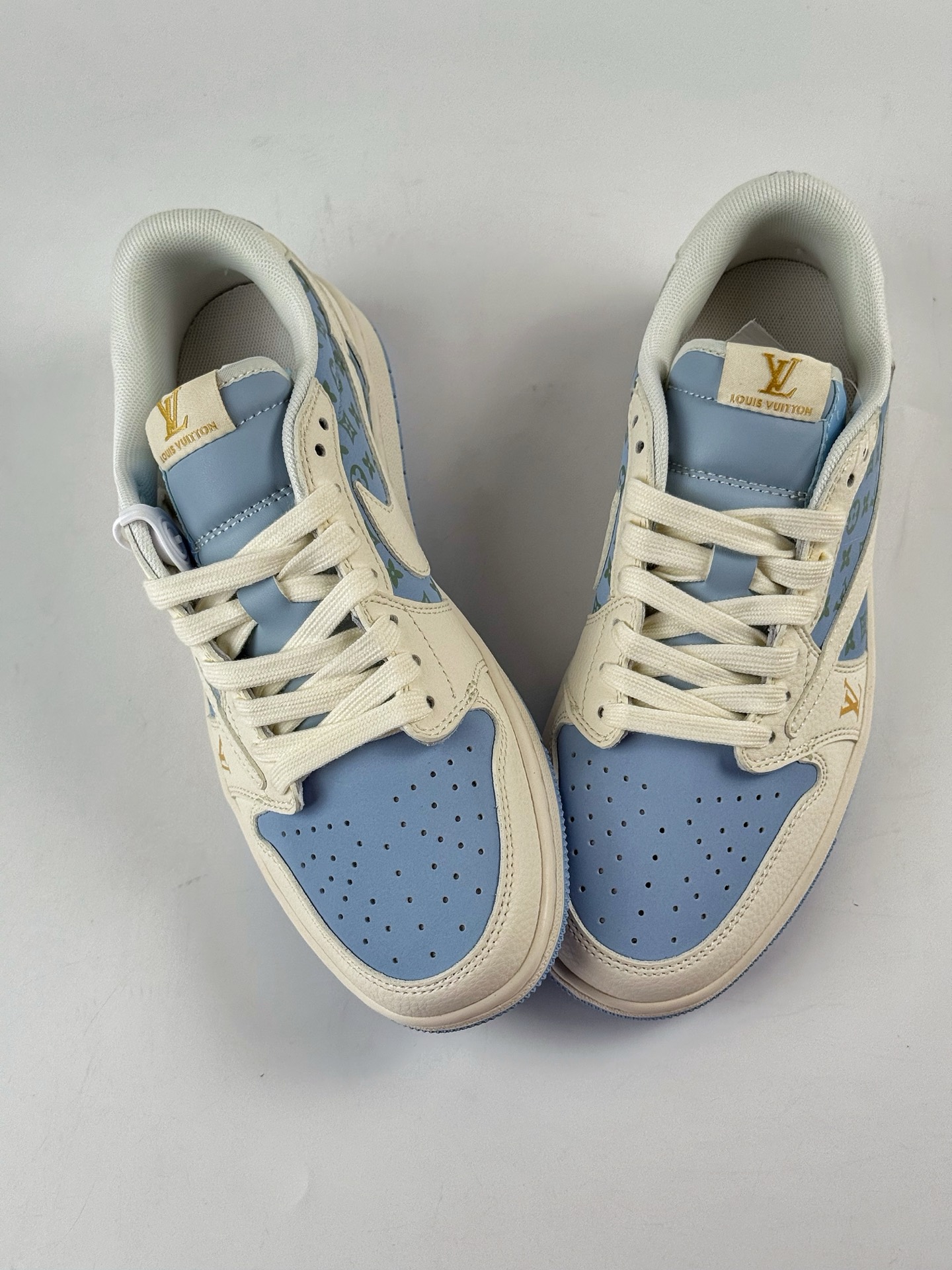 280 Travis Scott x Nike Air Jordan 1 Low x Louis Vuitton Air Jordan 1 Low 反转白蓝倒钩 ZH2598-163