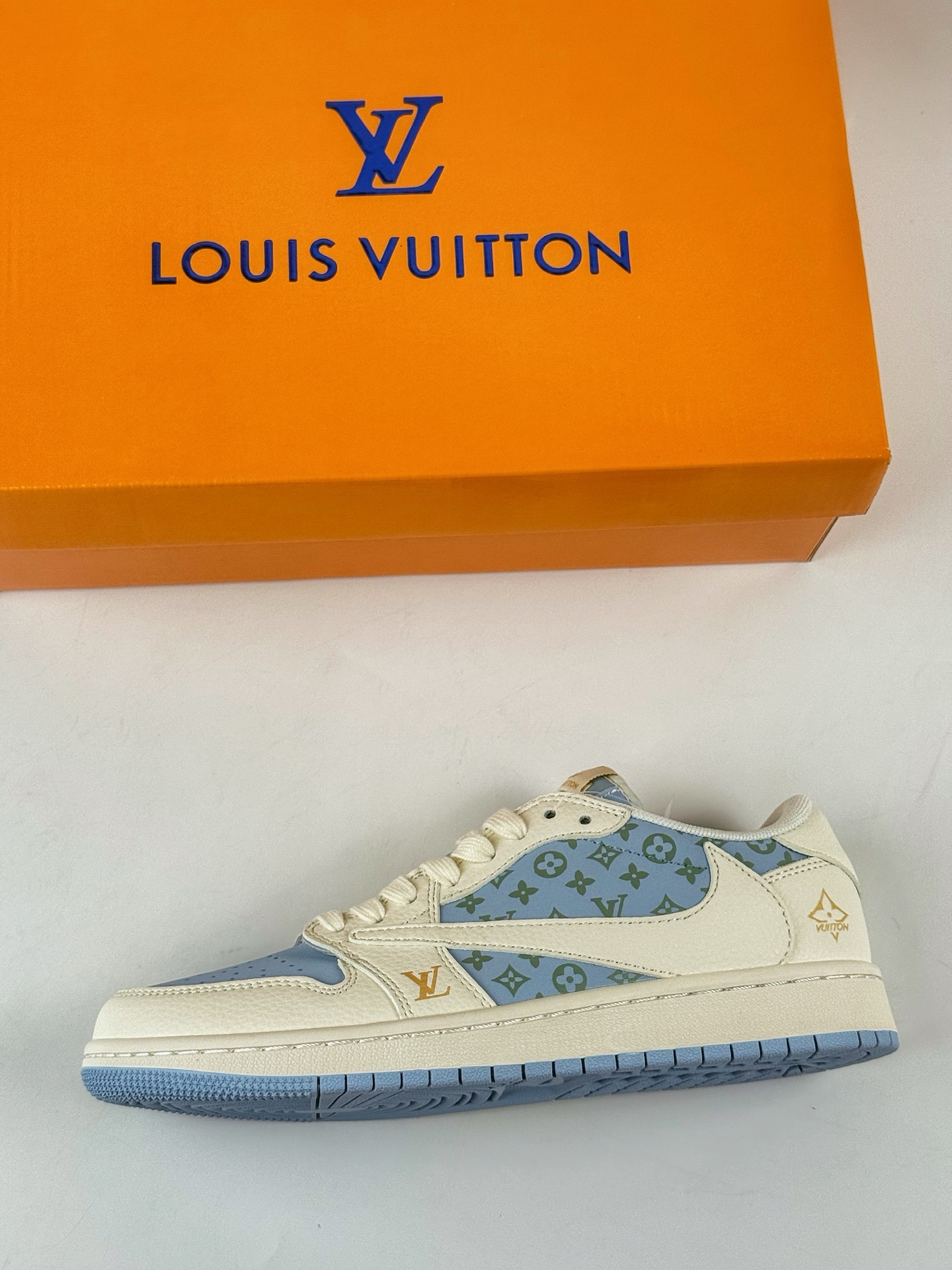 280 Travis Scott x Nike Air Jordan 1 Low x Louis Vuitton Air Jordan 1 Low 反转白蓝倒钩 ZH2598-163