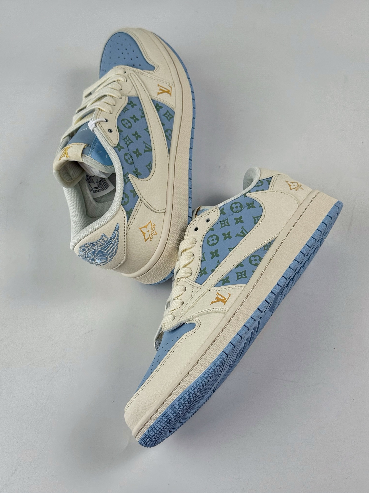280 Travis Scott x Nike Air Jordan 1 Low x Louis Vuitton Air Jordan 1 Low 反转白蓝倒钩 ZH2598-163