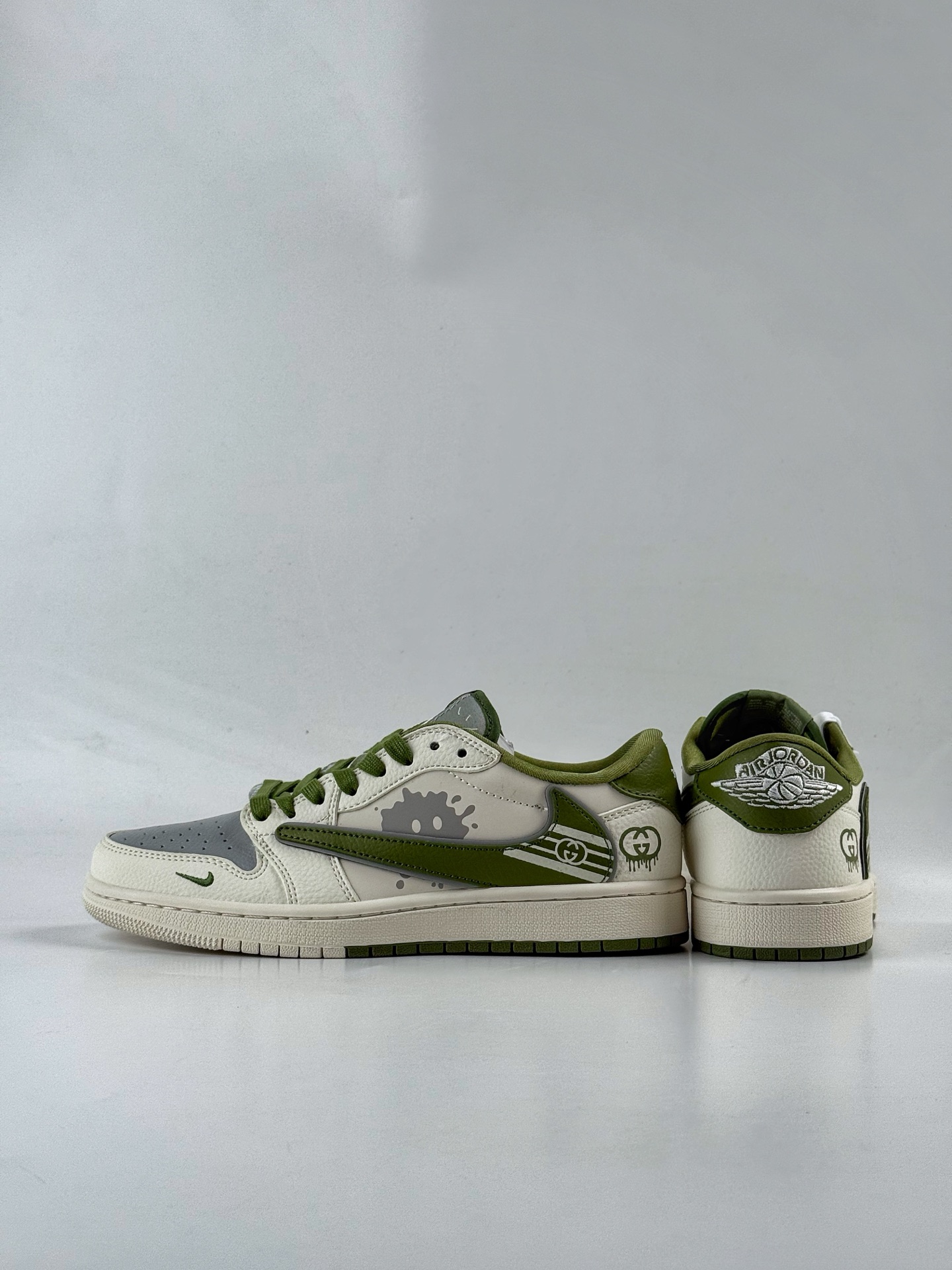 Travis Scott x Nike Air Jordan 1 Low x GUCCI Air Jordan 1 Low 反转白灰绿小勾倒钩 XD0798-307