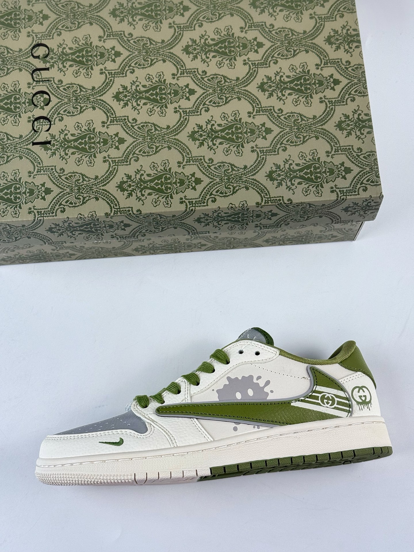 Travis Scott x Nike Air Jordan 1 Low x GUCCI Air Jordan 1 Low 反转白灰绿小勾倒钩 XD0798-307