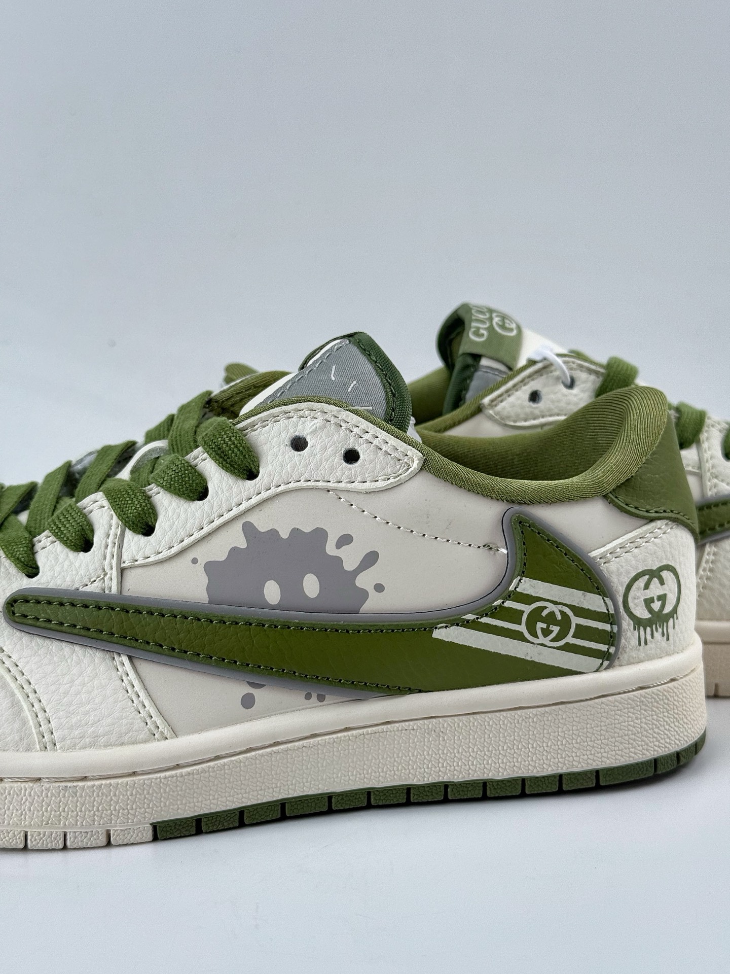 Travis Scott x Nike Air Jordan 1 Low x GUCCI Air Jordan 1 Low 反转白灰绿小勾倒钩 XD0798-307