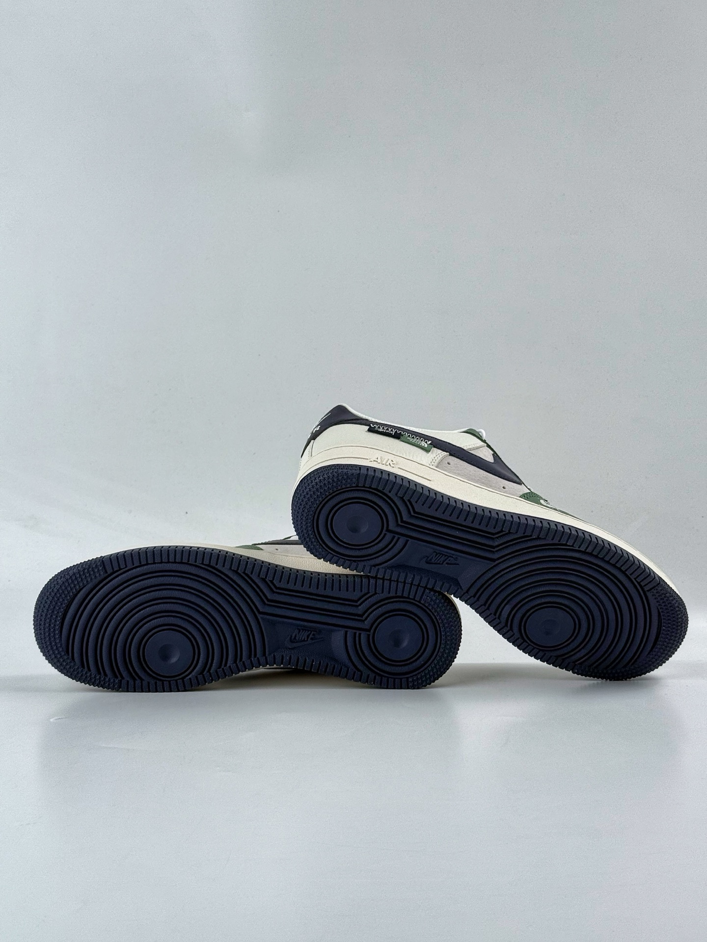 240 Nike Air Force 1 Low 07 x The North Face x Stussy 绿灰白 HS8068-053