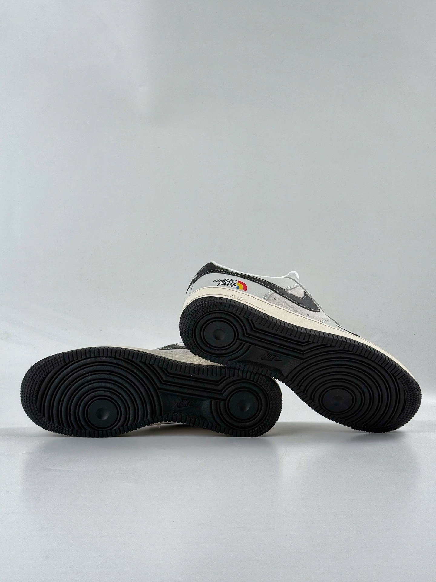 Nike Air Force 1 Low 07 x The North Face 灰黑小勾满天星 HS8068-050