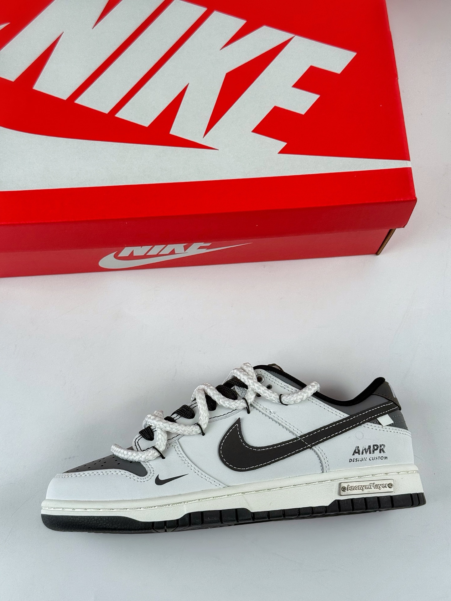 NIKE SB Dunk Low 终似少年 灰黑 WB0510-064