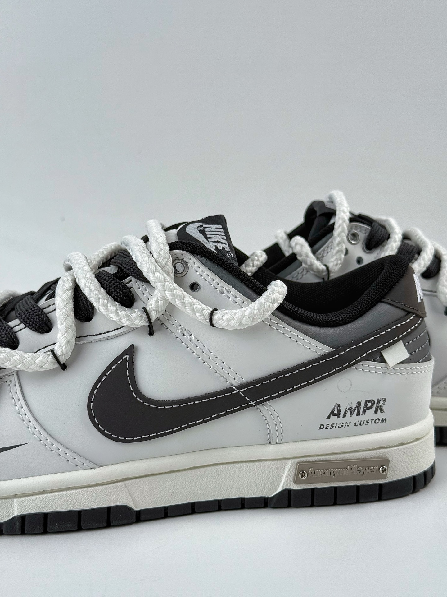 NIKE SB Dunk Low 终似少年 灰黑 WB0510-064