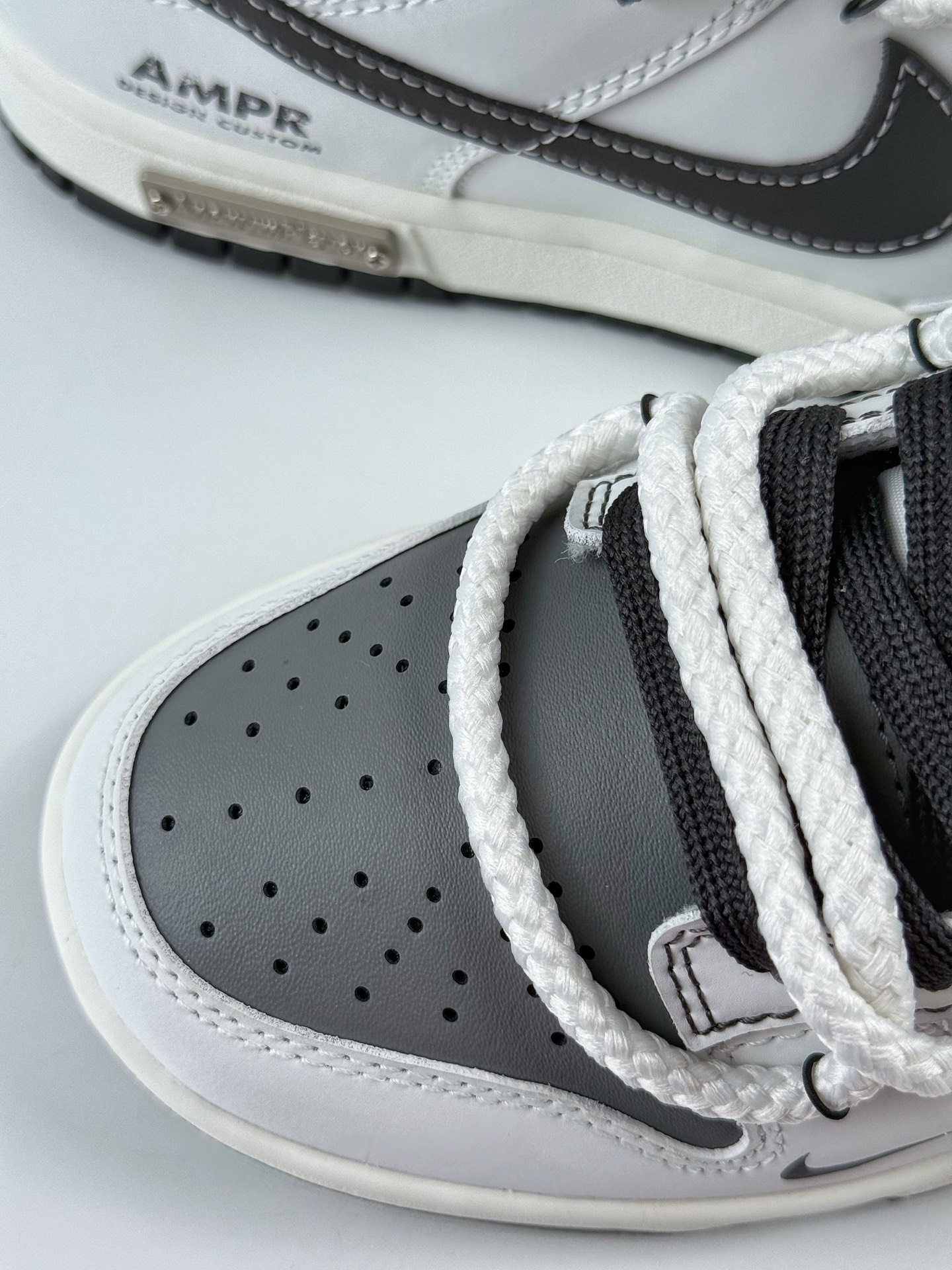 NIKE SB Dunk Low 终似少年 灰黑 WB0510-064