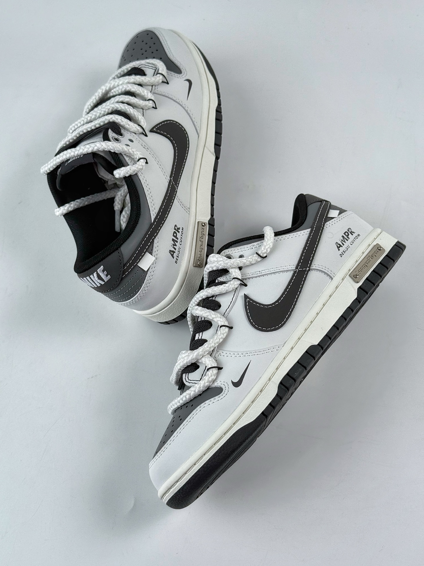 NIKE SB Dunk Low 终似少年 灰黑 WB0510-064