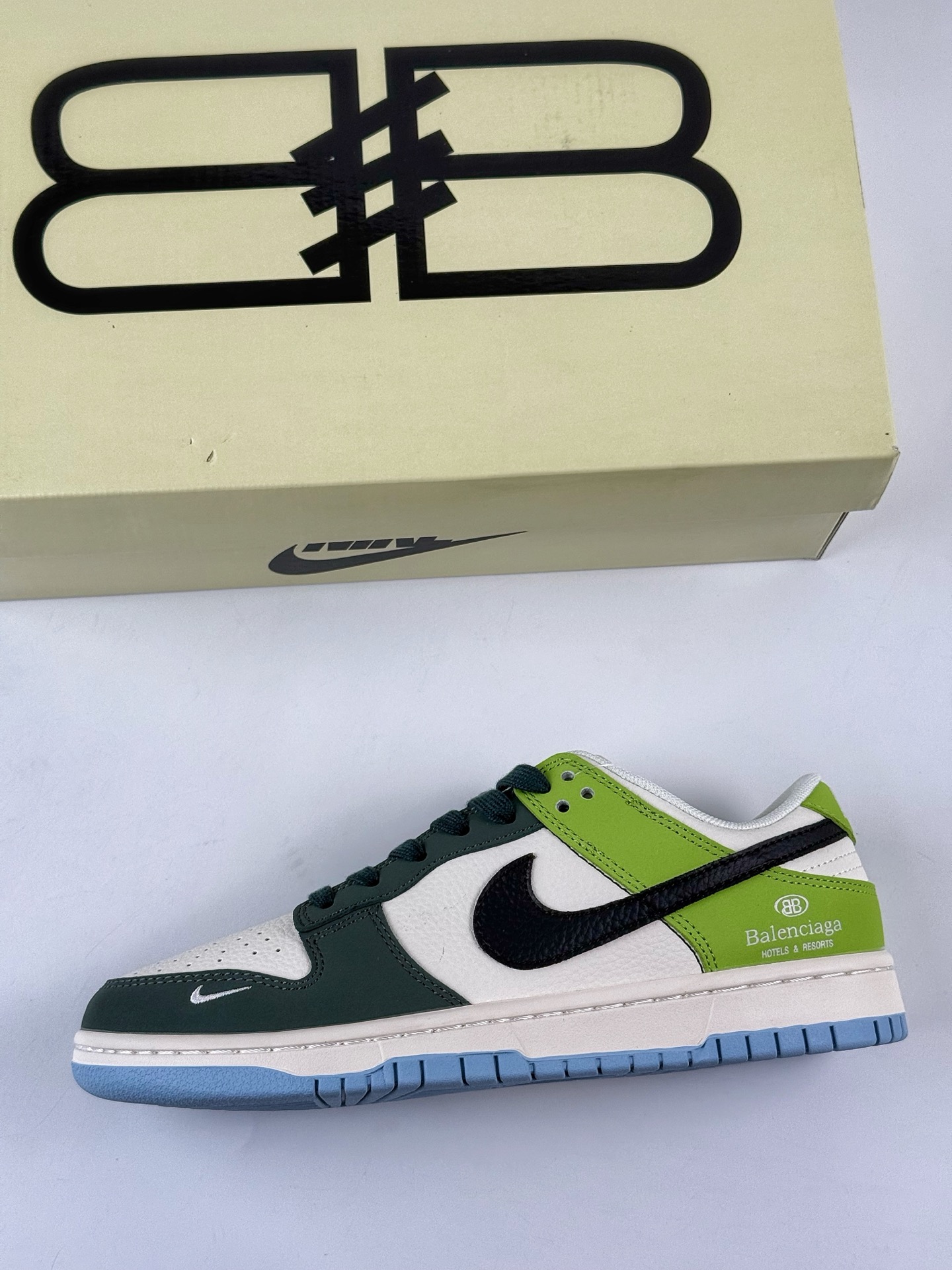 280 Nike SB Dunk Low x Balenciaga 绿白小勾 ZH2598-274
