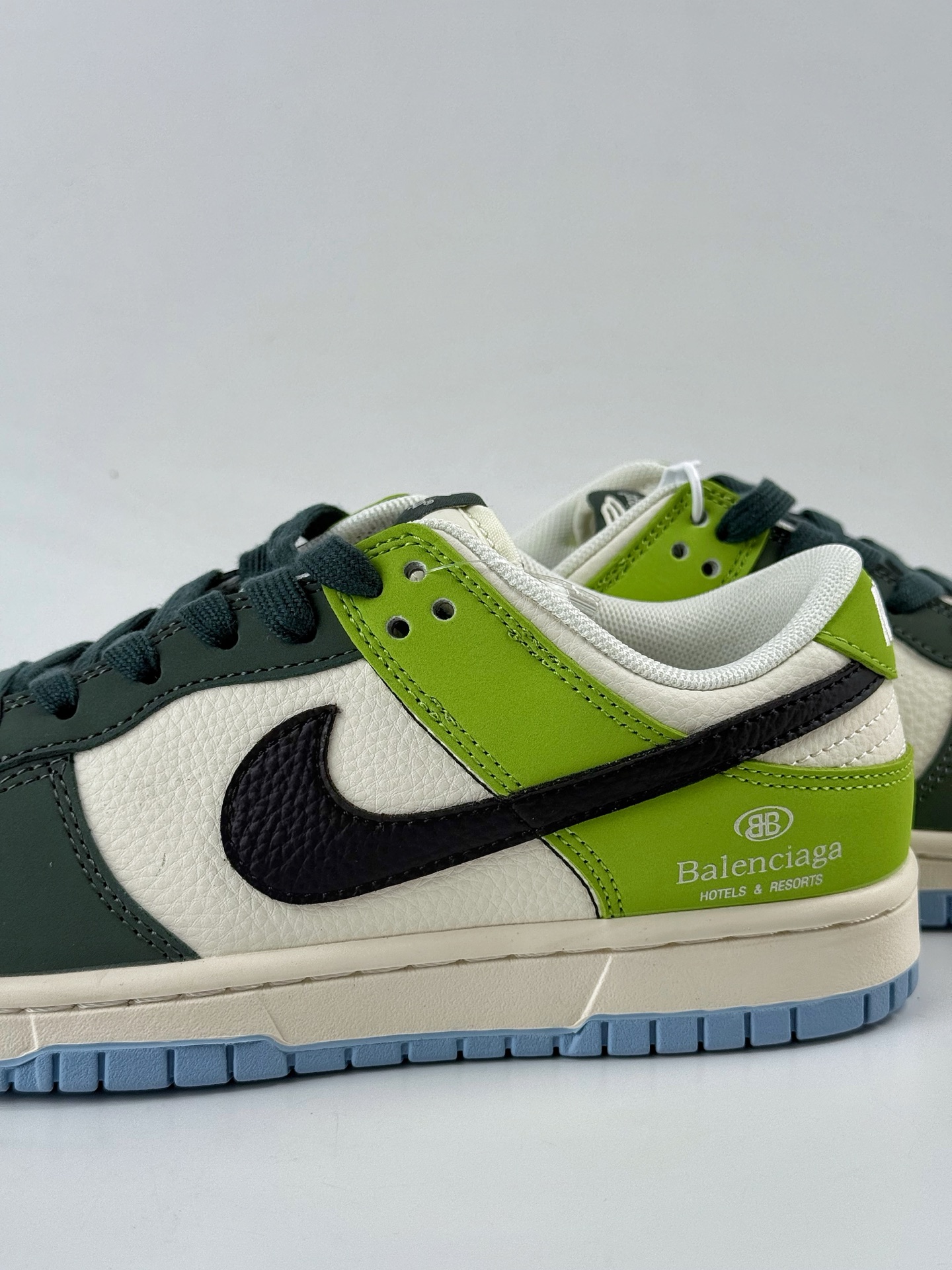 280 Nike SB Dunk Low x Balenciaga 绿白小勾 ZH2598-274