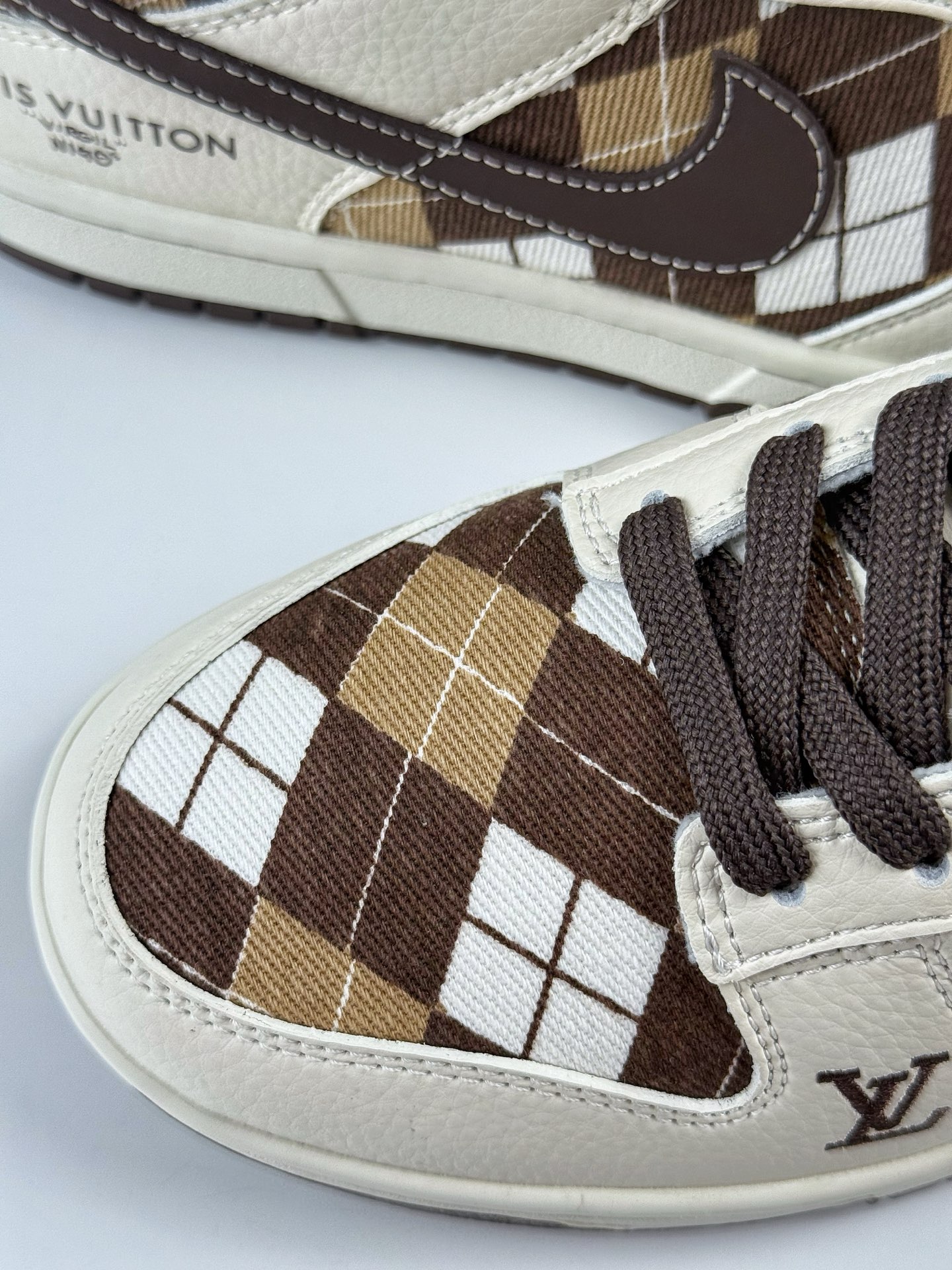 NIKE SB Dunk Low RETRO x Louis Vuitton 白棕方格 SC0601-461