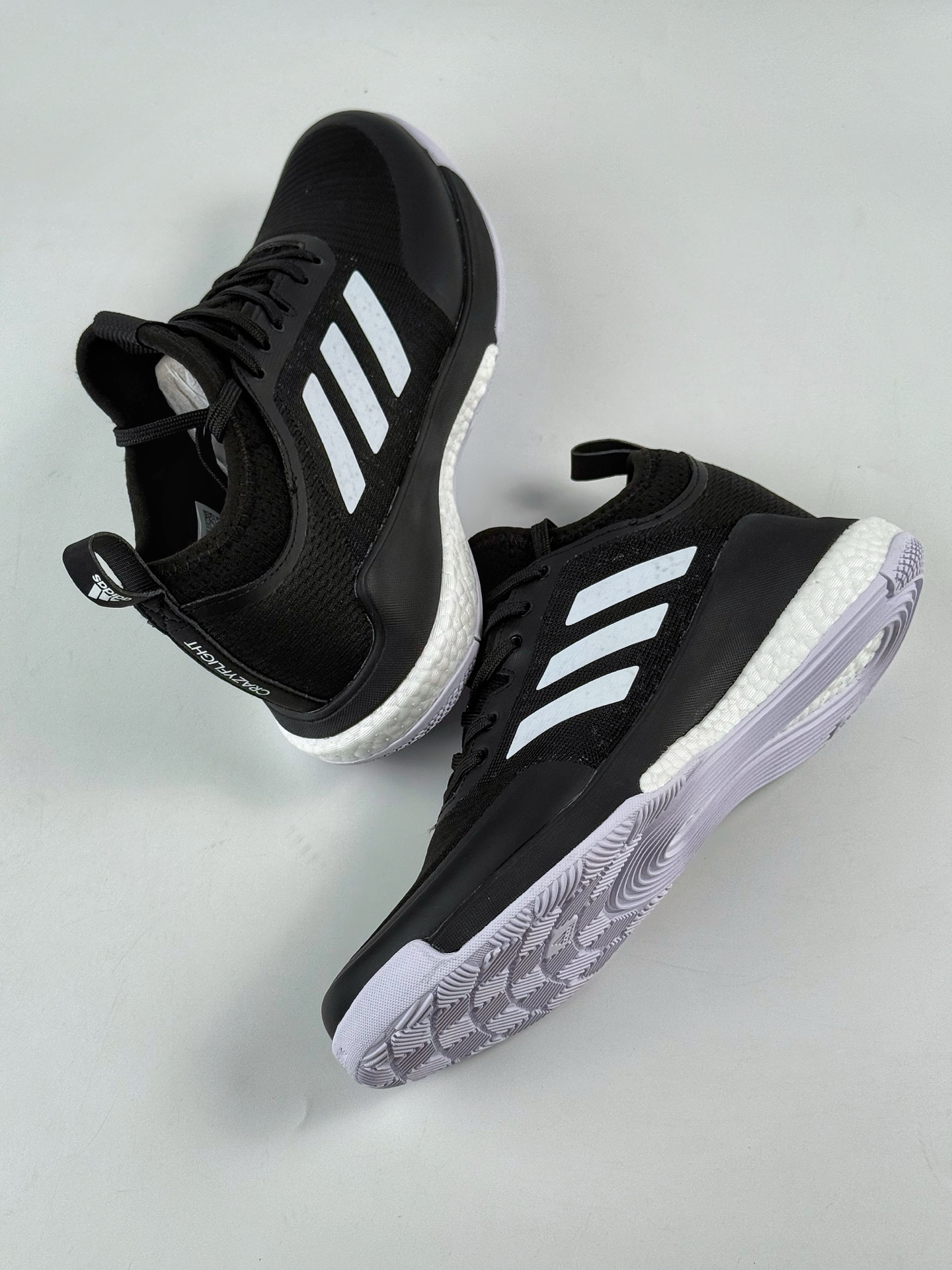 ADIDAS CRAZYFLIGHT MID 运动鞋 记忆回弹BOOST真爆大底 运动排球鞋 FX1971