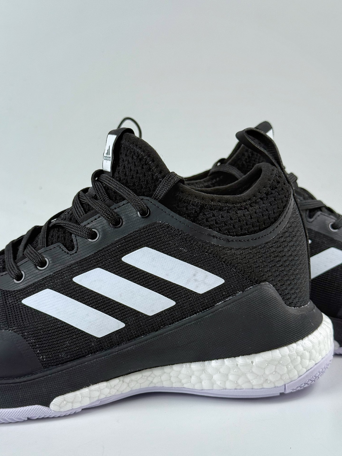 ADIDAS CRAZYFLIGHT MID 运动鞋 记忆回弹BOOST真爆大底 运动排球鞋 FX1971