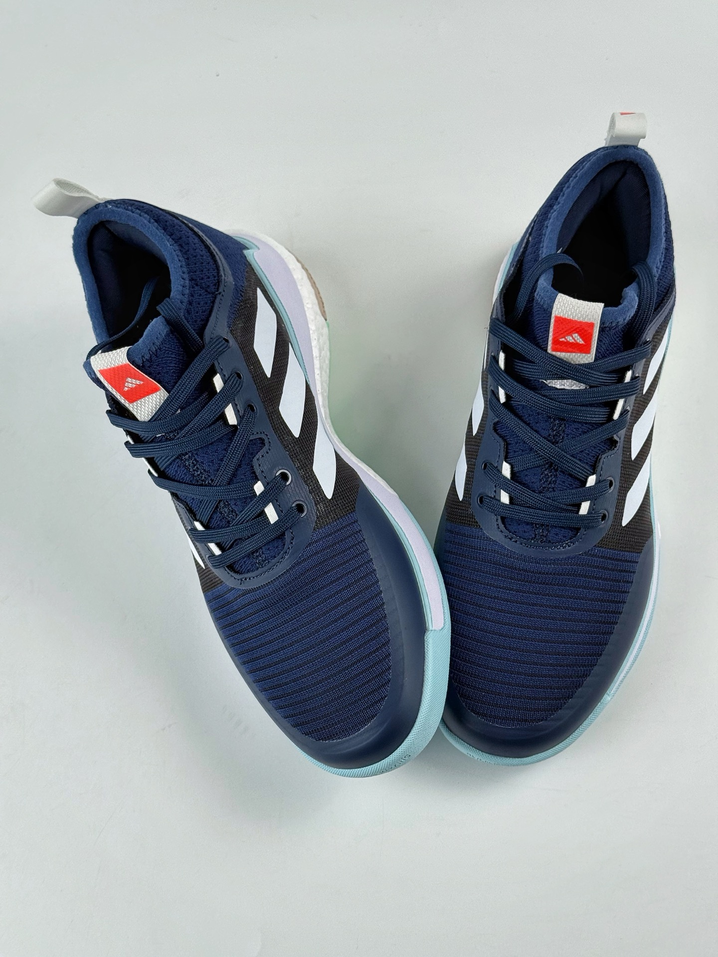 ADIDAS CRAZYFLIGHT MID 运动鞋 记忆回弹BOOST真爆大底 运动排球鞋 IG3971