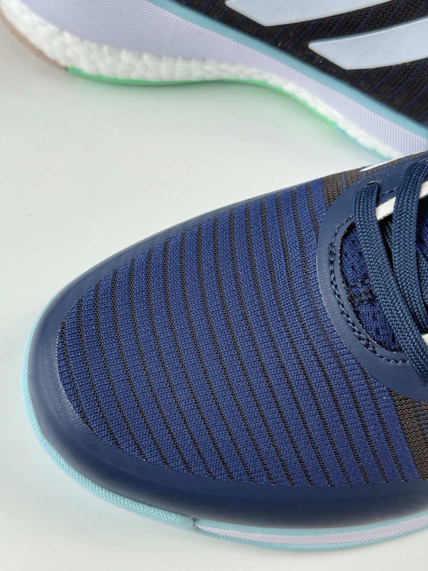 ADIDAS CRAZYFLIGHT MID 运动鞋 记忆回弹BOOST真爆大底 运动排球鞋 IG3971