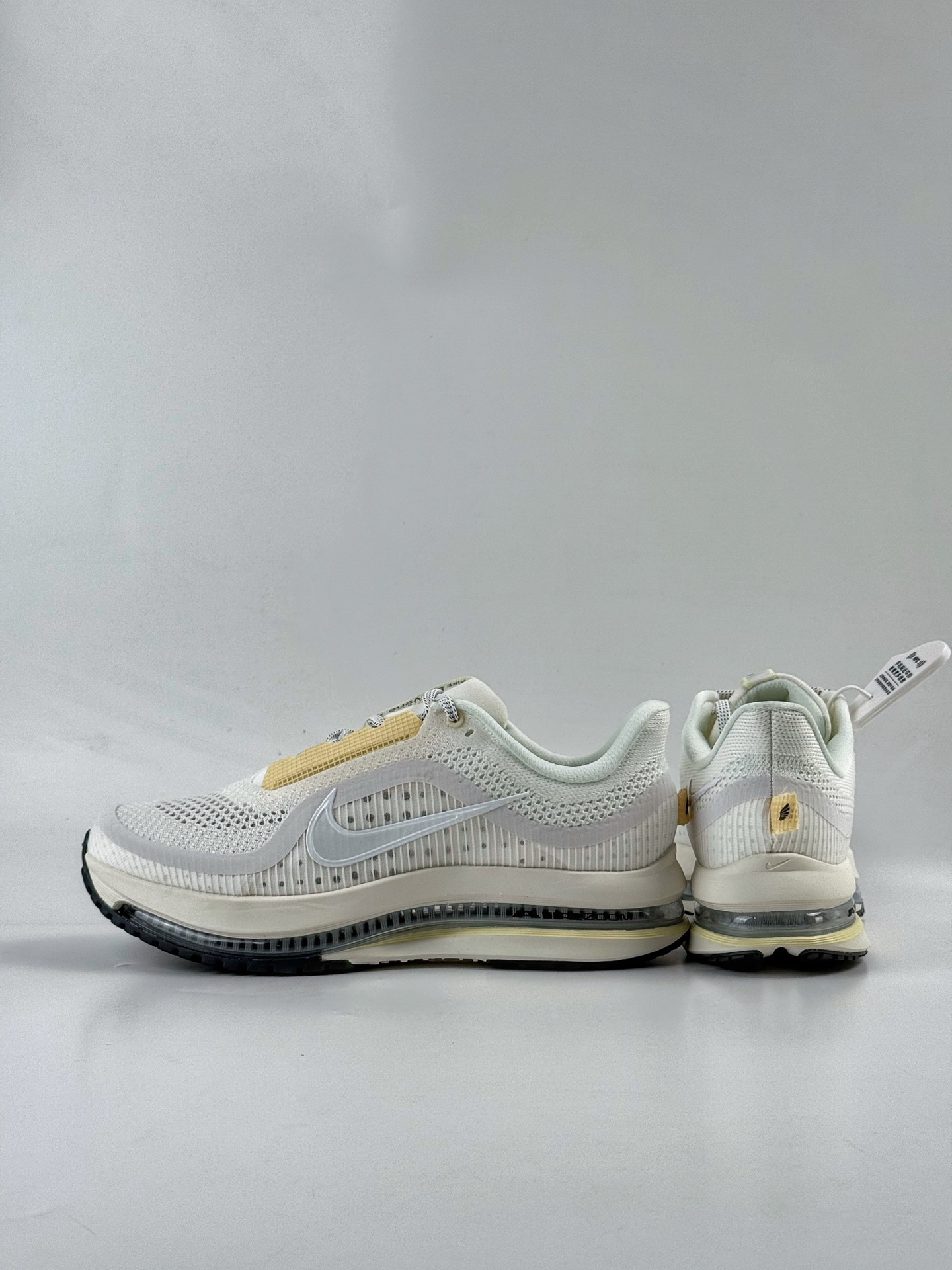 Nike Pegasus Premium 减震防滑耐磨透气 低帮跑步鞋 HQ2593-104