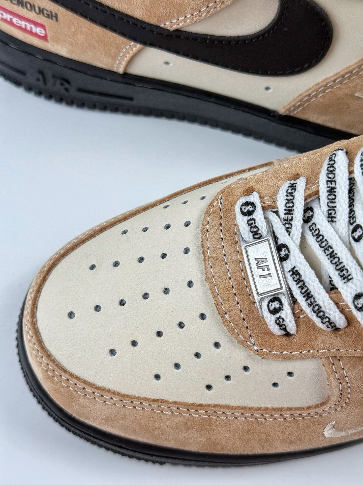 260 Nike Air Force 1 Low 07 x Superme 米粽黑小勾 YF9511-810