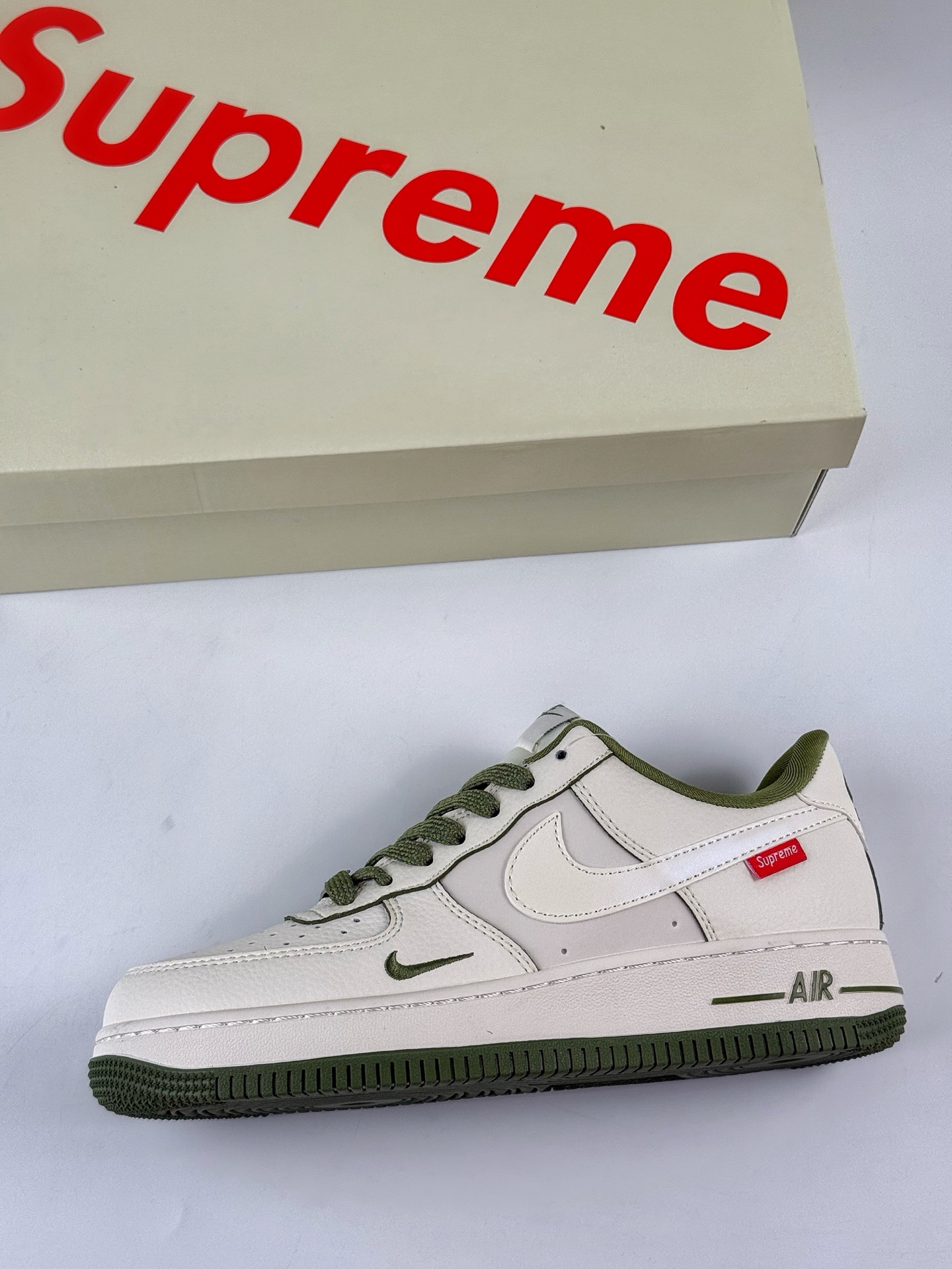 260 Nike Air Force 1 Low 07 x superme 白绿小勾 XX3168-221-Chinese UA Cheap High Quatity Brand Clothes Bags handbags Sneakers wholesale wholesaler seller from China Factory suppliers Fashion Clothing Shoes best Quality Beautiful Price 260 Nike Air Force 1 Low 07 x superme 白绿小勾 XX3168-221