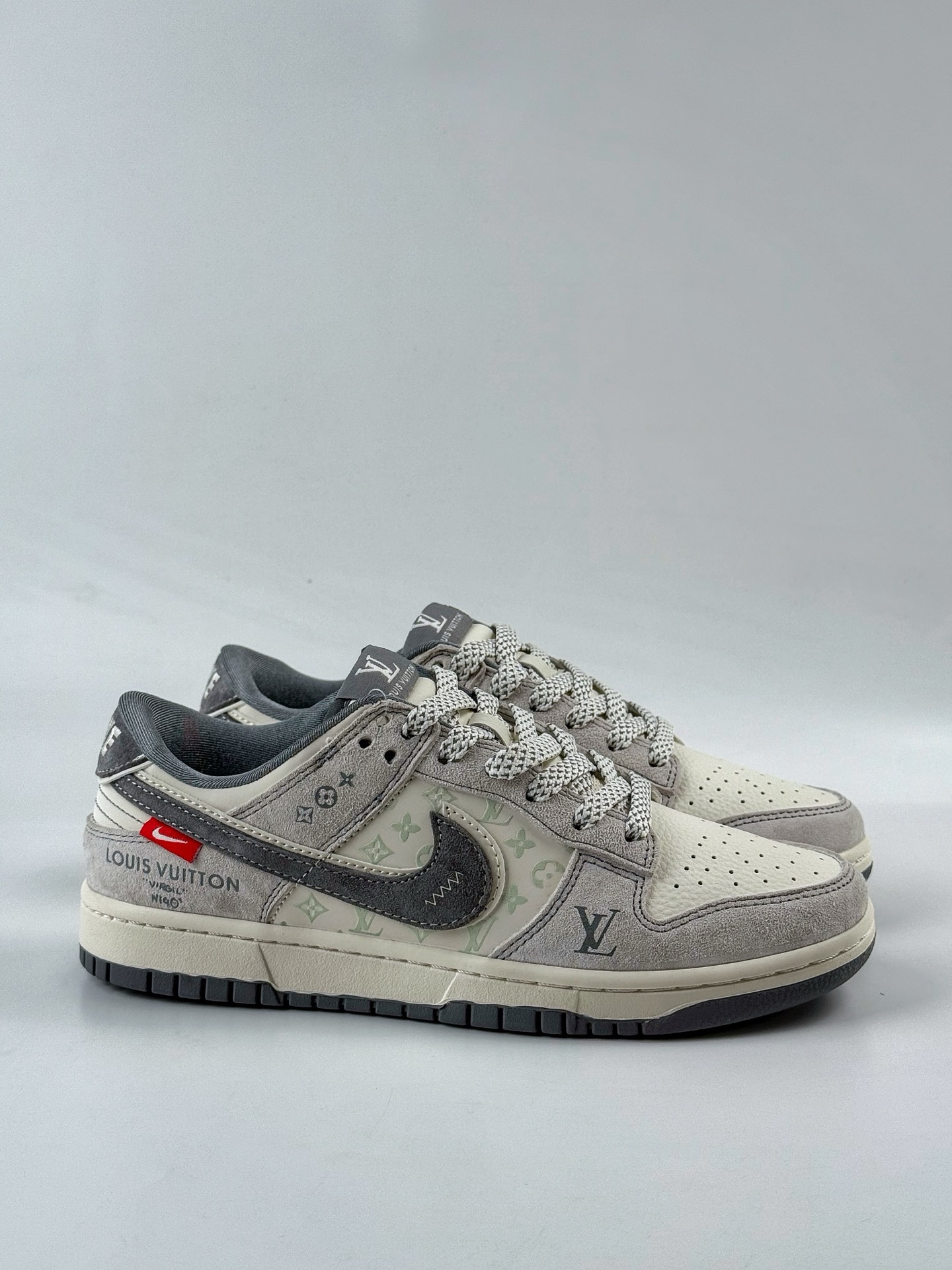 280 Nike SB Dunk Low x Louis Vuitton 灰白满天星 CX5050-Y20