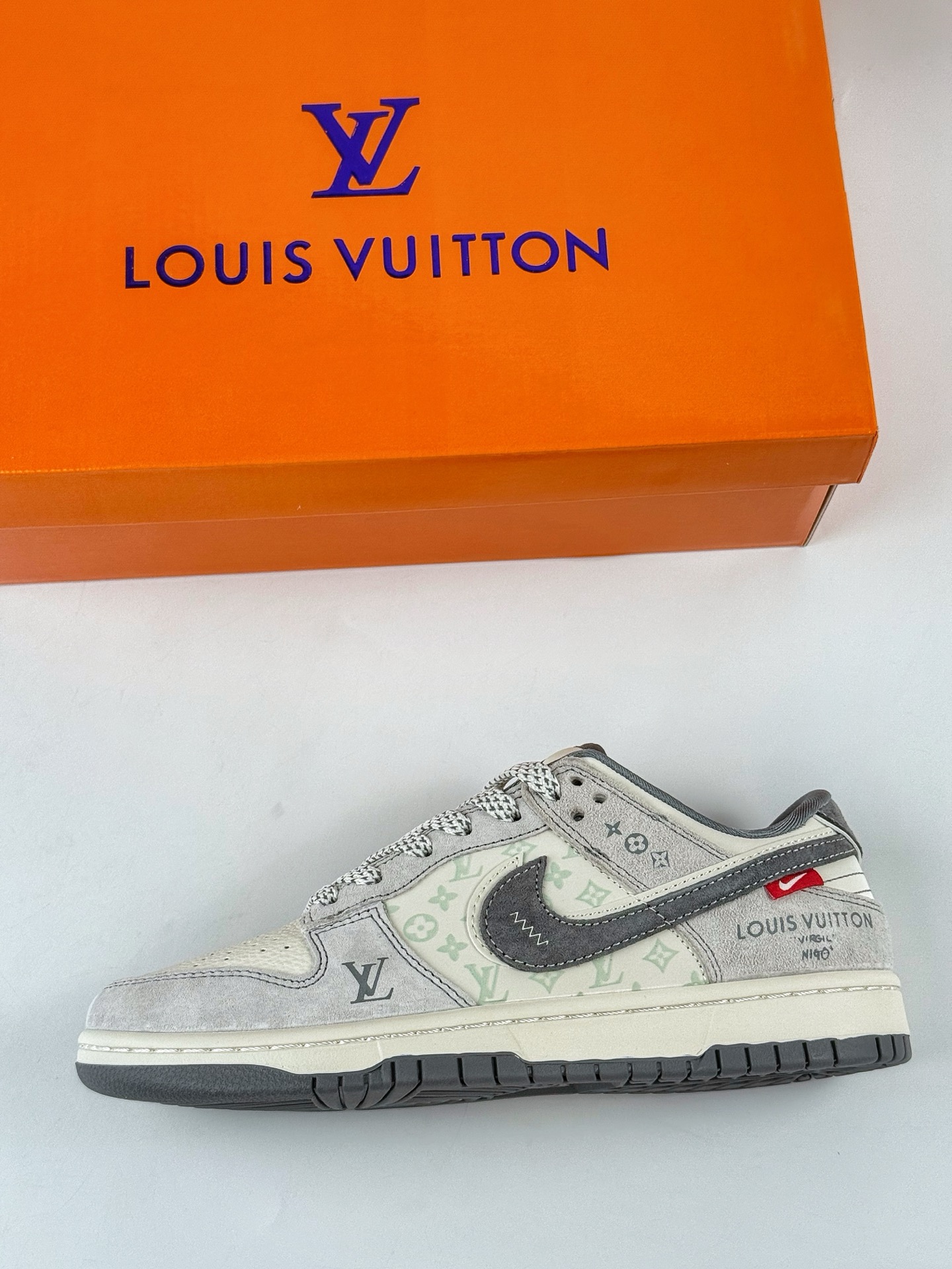 280 Nike SB Dunk Low x Louis Vuitton 灰白满天星 CX5050-Y20