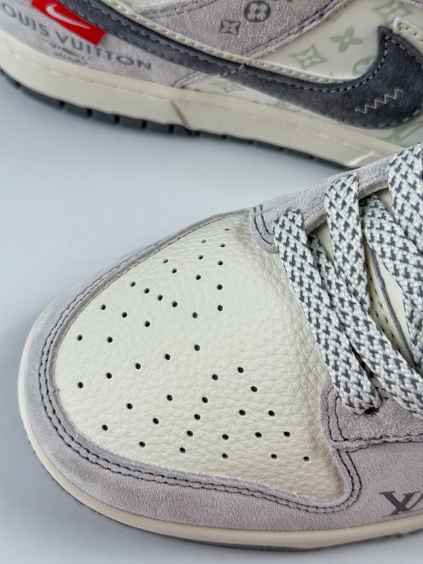 280 Nike SB Dunk Low x Louis Vuitton 灰白满天星 CX5050-Y20