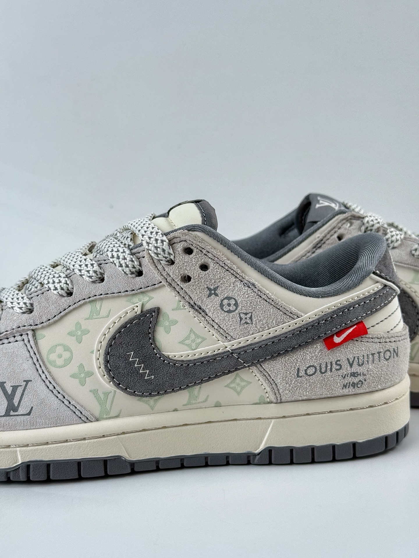 280 Nike SB Dunk Low x Louis Vuitton 灰白满天星 CX5050-Y20