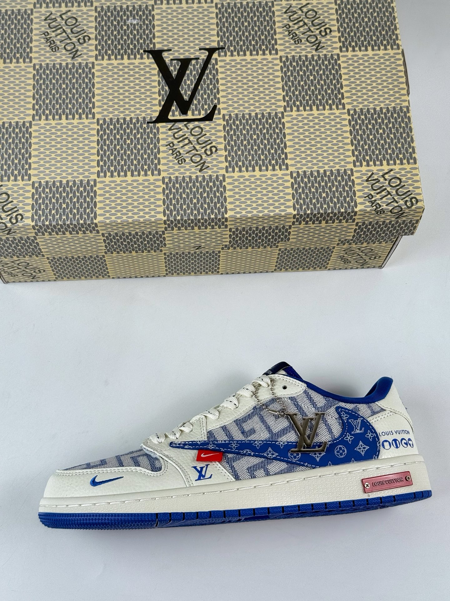 280 Travis Scott x Nike Air Jordan 1 Low x Louis Vuitton Air Jordan 1 Low 反转白蓝小勾倒钩 SC0601-055-Chinese UA Cheap High Quatity Brand Clothes Bags handbags Sneakers wholesale wholesaler seller from China Factory suppliers Fashion Clothing Shoes best Quality Beautiful Price 280 Travis Scott x Nike Air Jordan 1 Low x Louis Vuitton Air Jordan 1 Low 反转白蓝小勾倒钩 SC0601-055