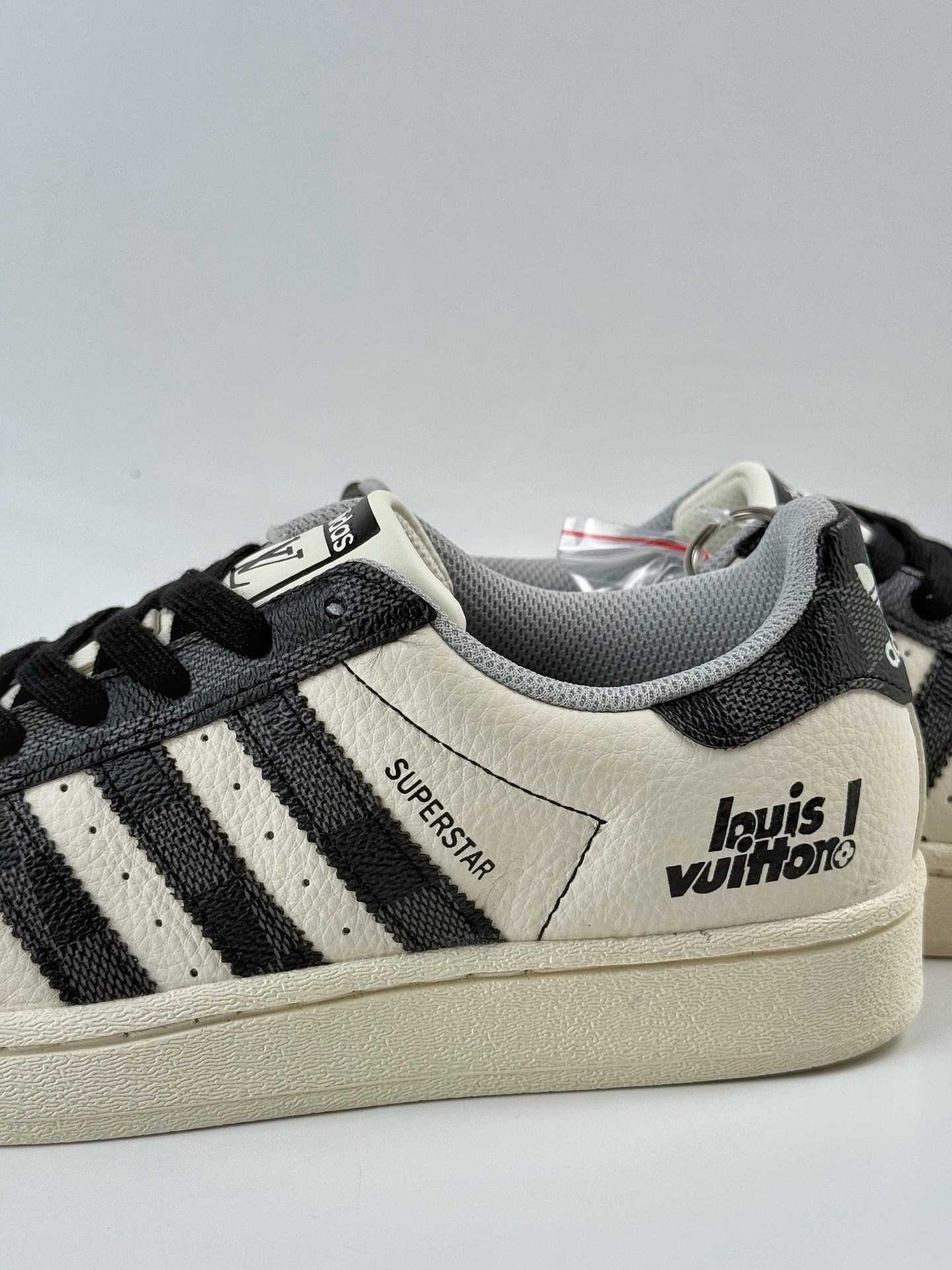 220 AD Originals Superstar x Louis Vuitton 白黑 QF5806
