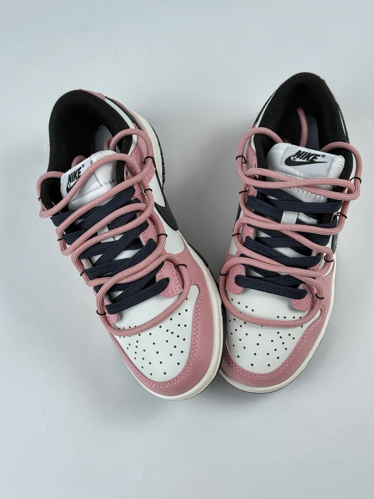 Nike SB Dunk Low 怦然心动 粉白黑 PB0510-055