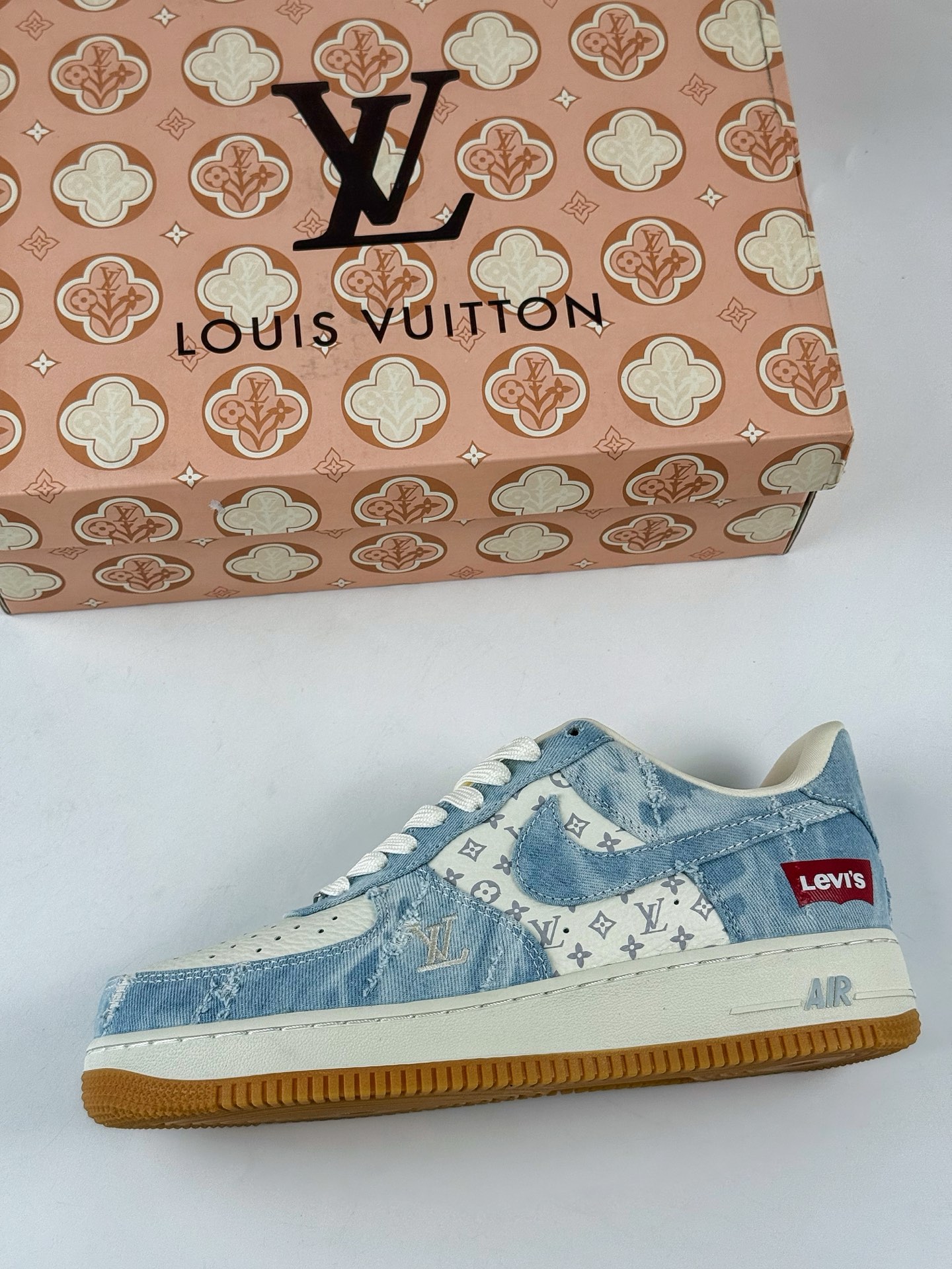 260 Nike Air Force 1 Low 07 x Louis Vuitton 蓝白牛仔 YF9511-814-Chinese UA Cheap High Quatity Brand Clothes Bags handbags Sneakers wholesale wholesaler seller from China Factory suppliers Fashion Clothing Shoes best Quality Beautiful Price 260 Nike Air Force 1 Low 07 x Louis Vuitton 蓝白牛仔 YF9511-814
