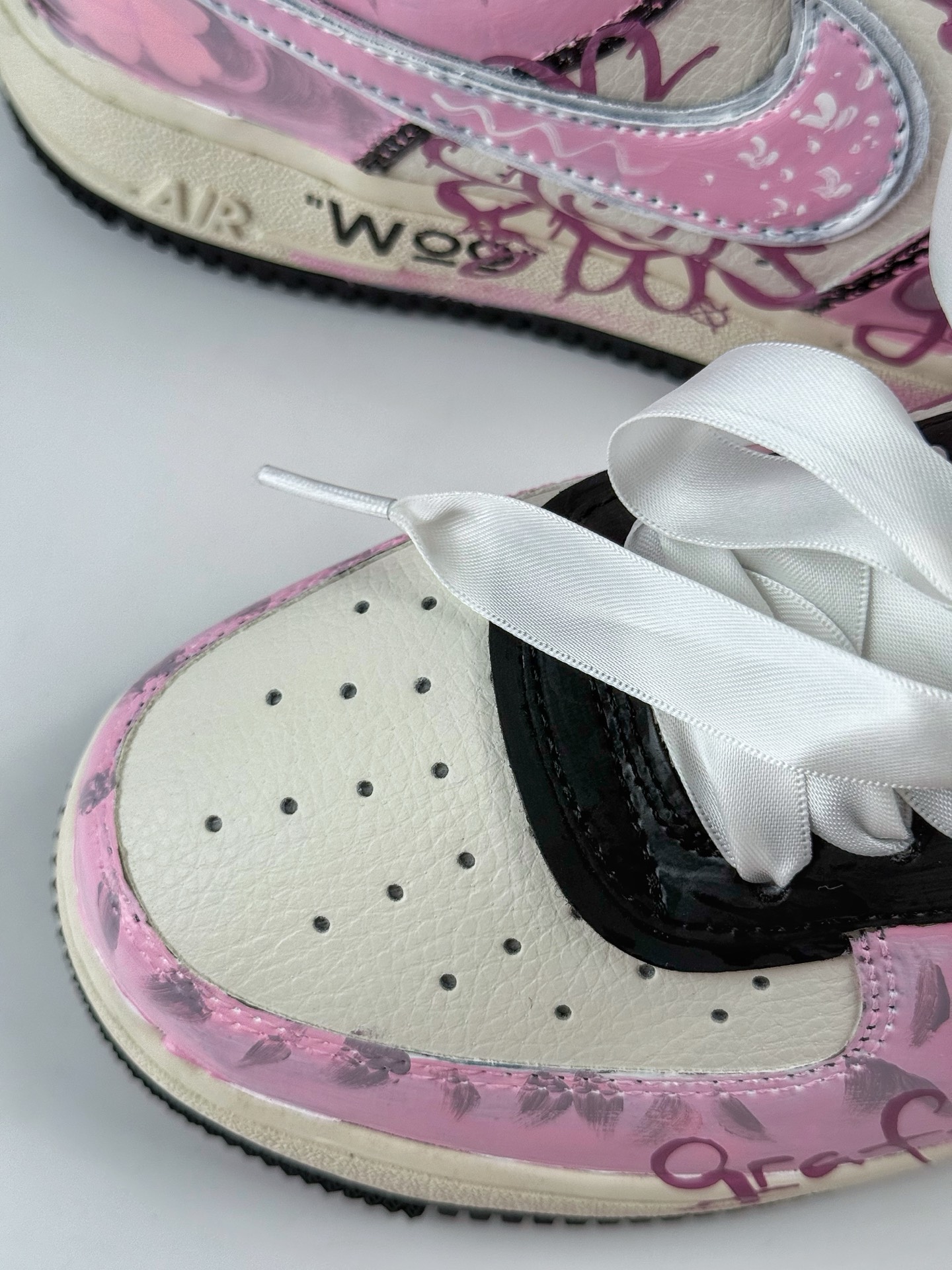 260 Nike Air Force 1 Low 07 向日葵粉白涂鸦 ZG8800-811