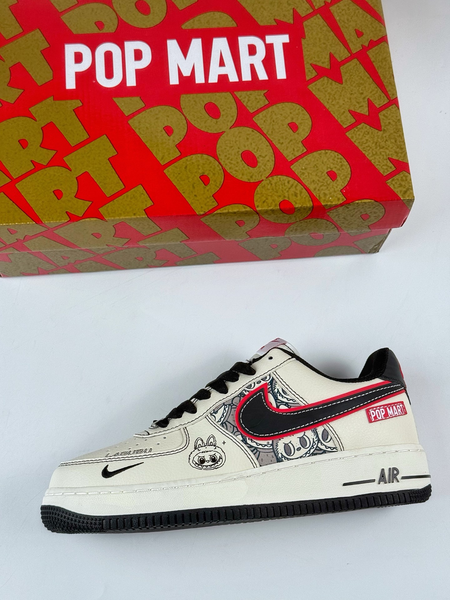 260 Nike Air Force 1 Low 07 x LABUBU 白黑小勾 HQ1688-001-Chinese UA Cheap High Quatity Brand Clothes Bags handbags Sneakers wholesale wholesaler seller from China Factory suppliers Fashion Clothing Shoes best Quality Beautiful Price 260 Nike Air Force 1 Low 07 x LABUBU 白黑小勾 HQ1688-001