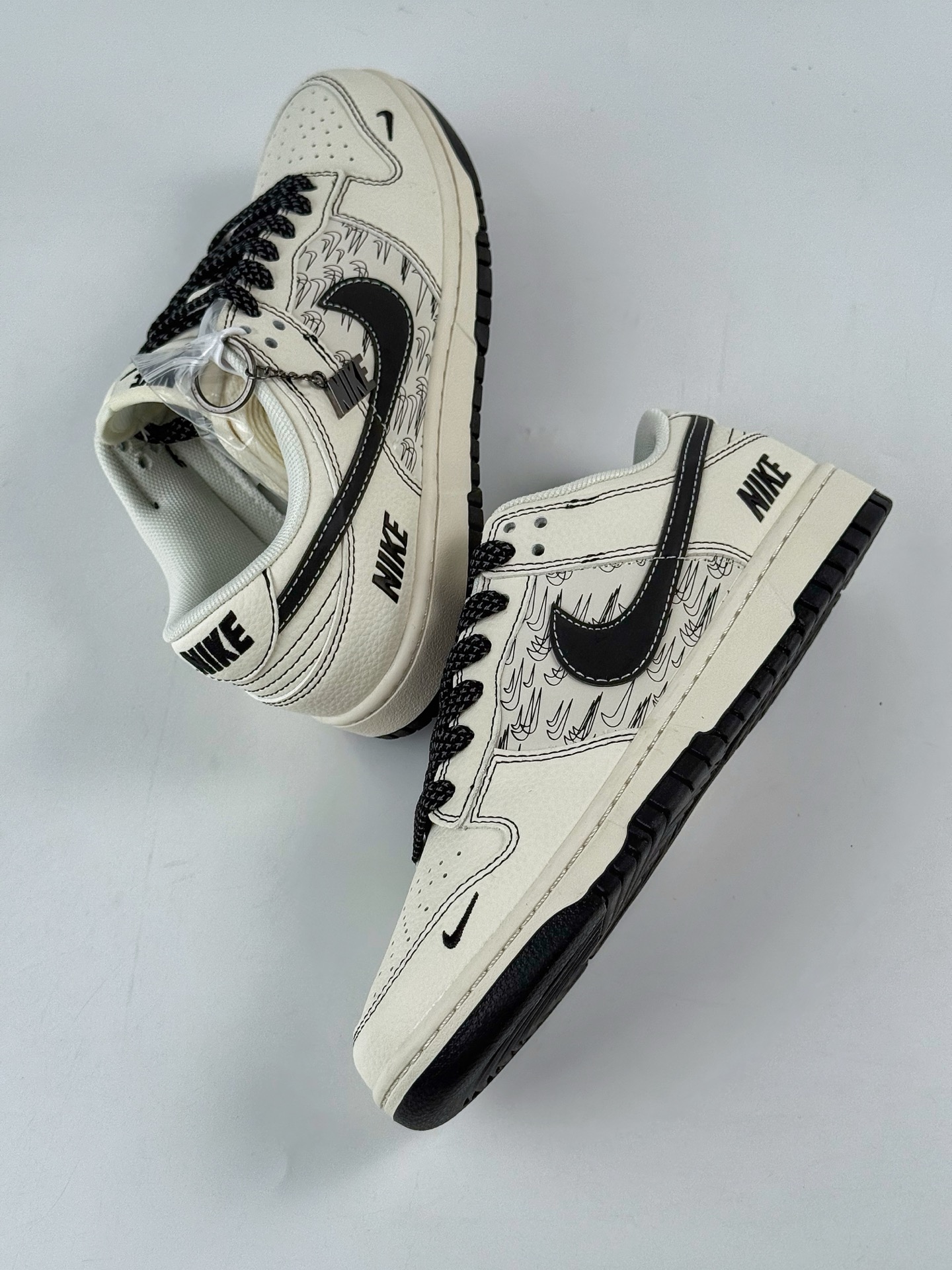 280 Nike SB Dunk Low x NIKE 白黑小勾满天星 HH7518-094